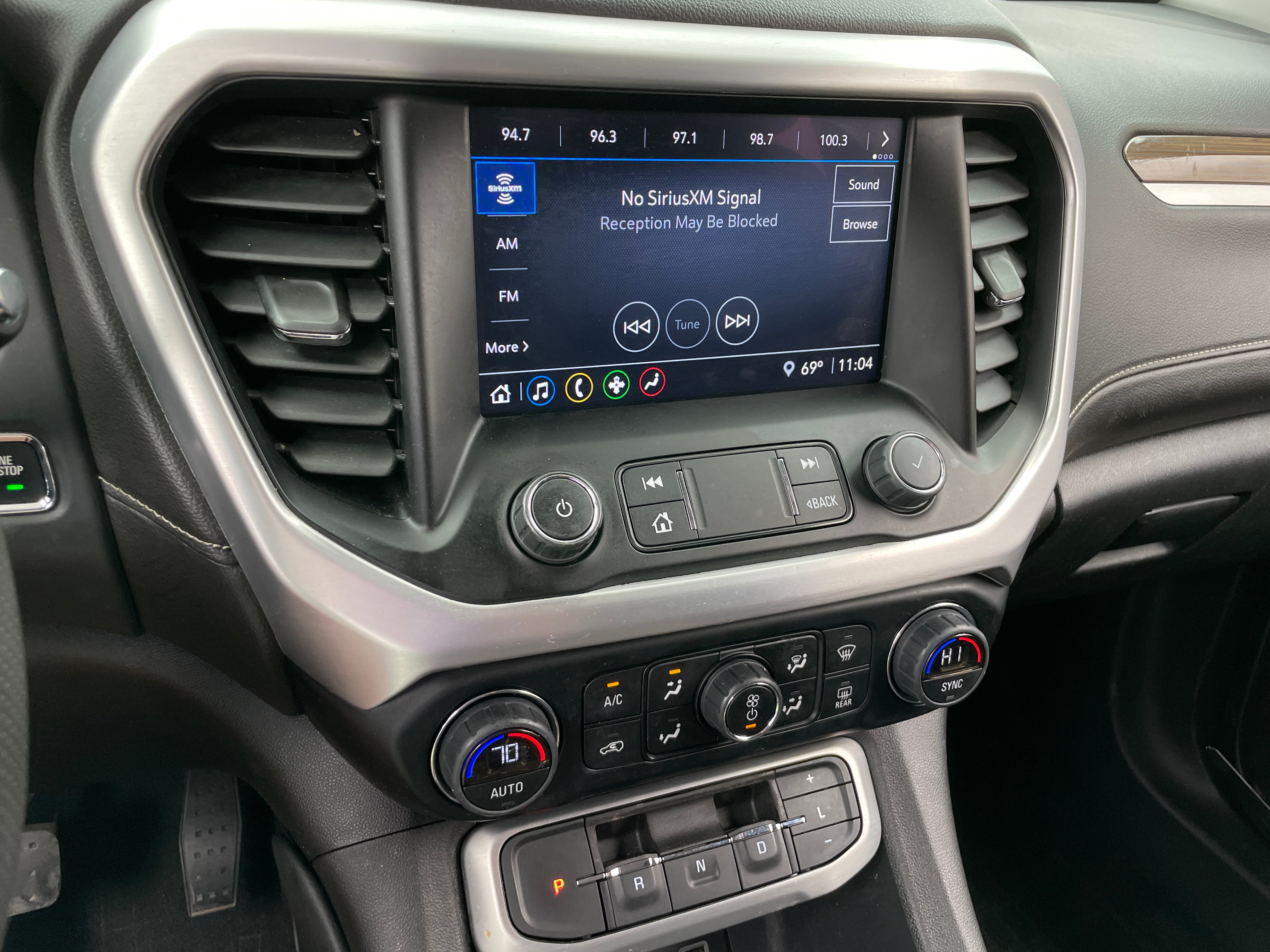 2023 GMC Acadia SLE 4