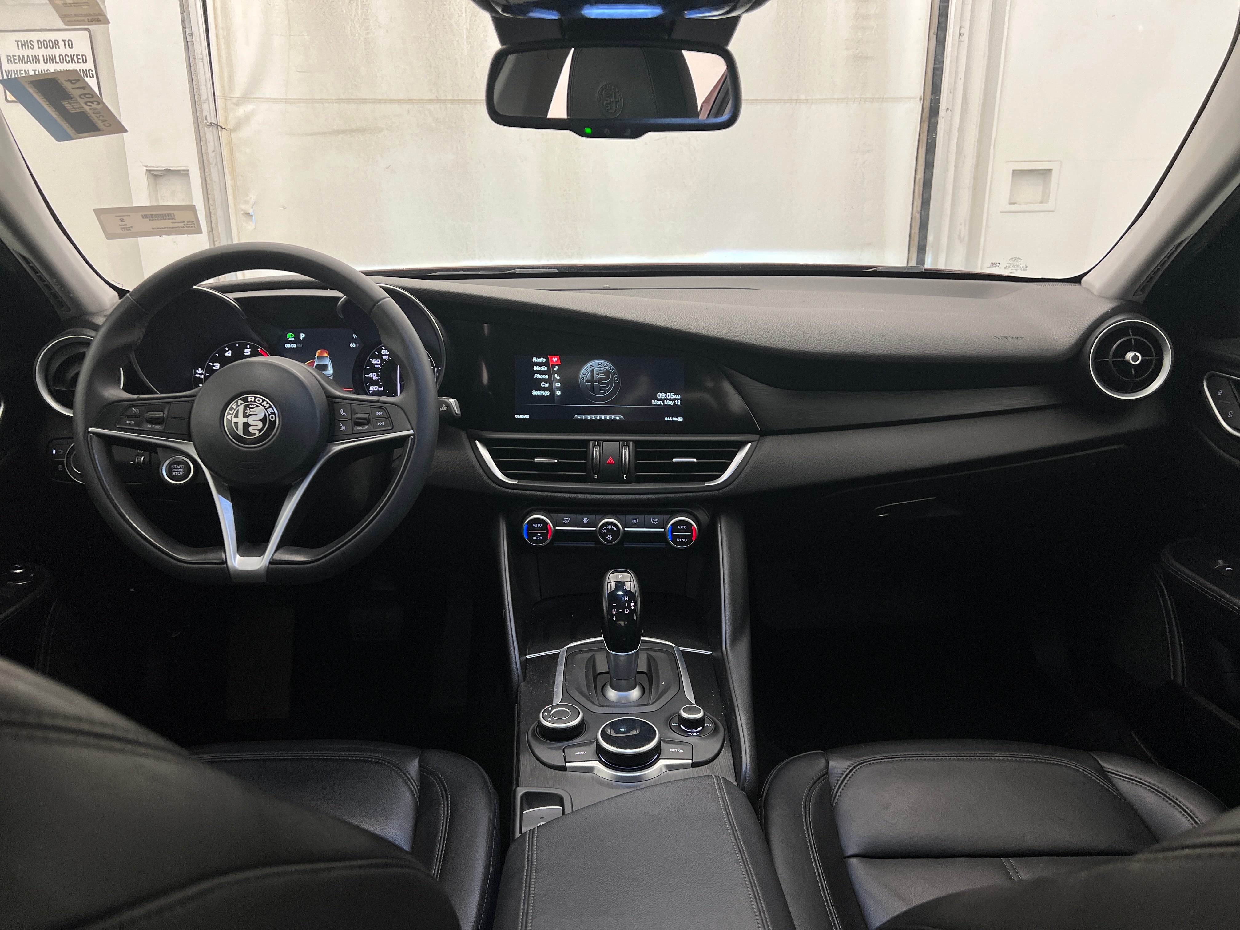 2017 Alfa Romeo Giulia Base 2