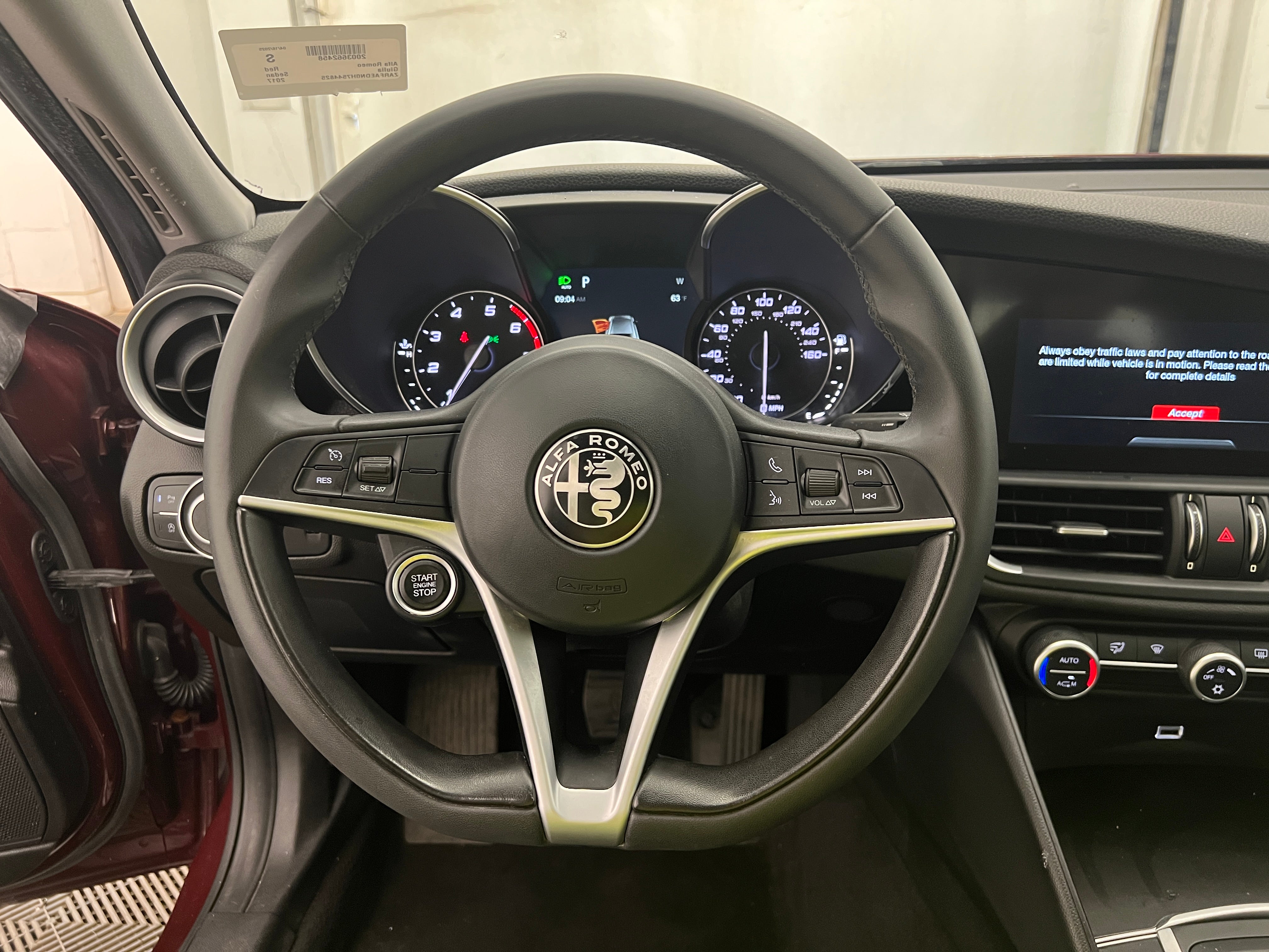 2017 Alfa Romeo Giulia Base 4