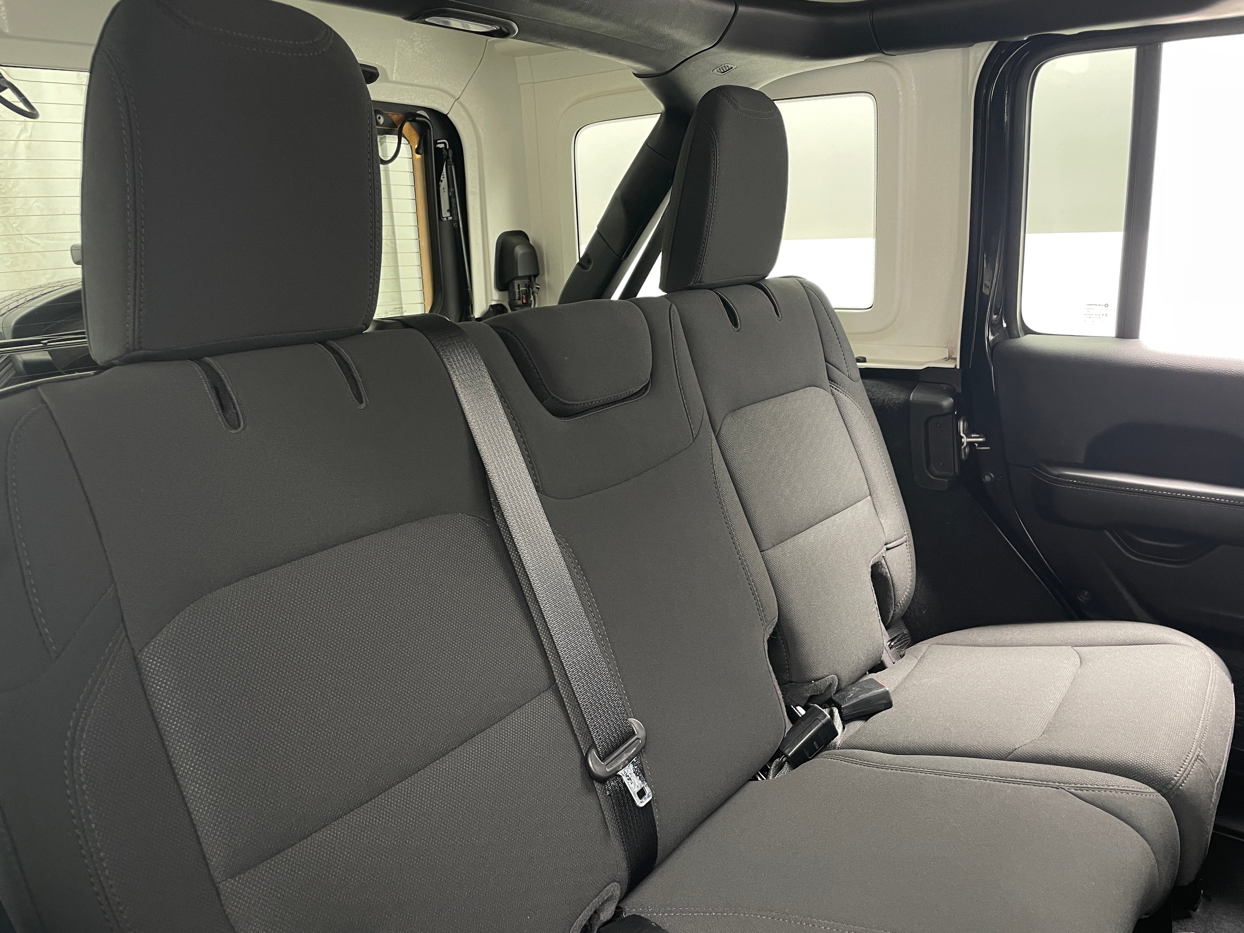 2023 Jeep Wrangler Unlimited Sahara 6