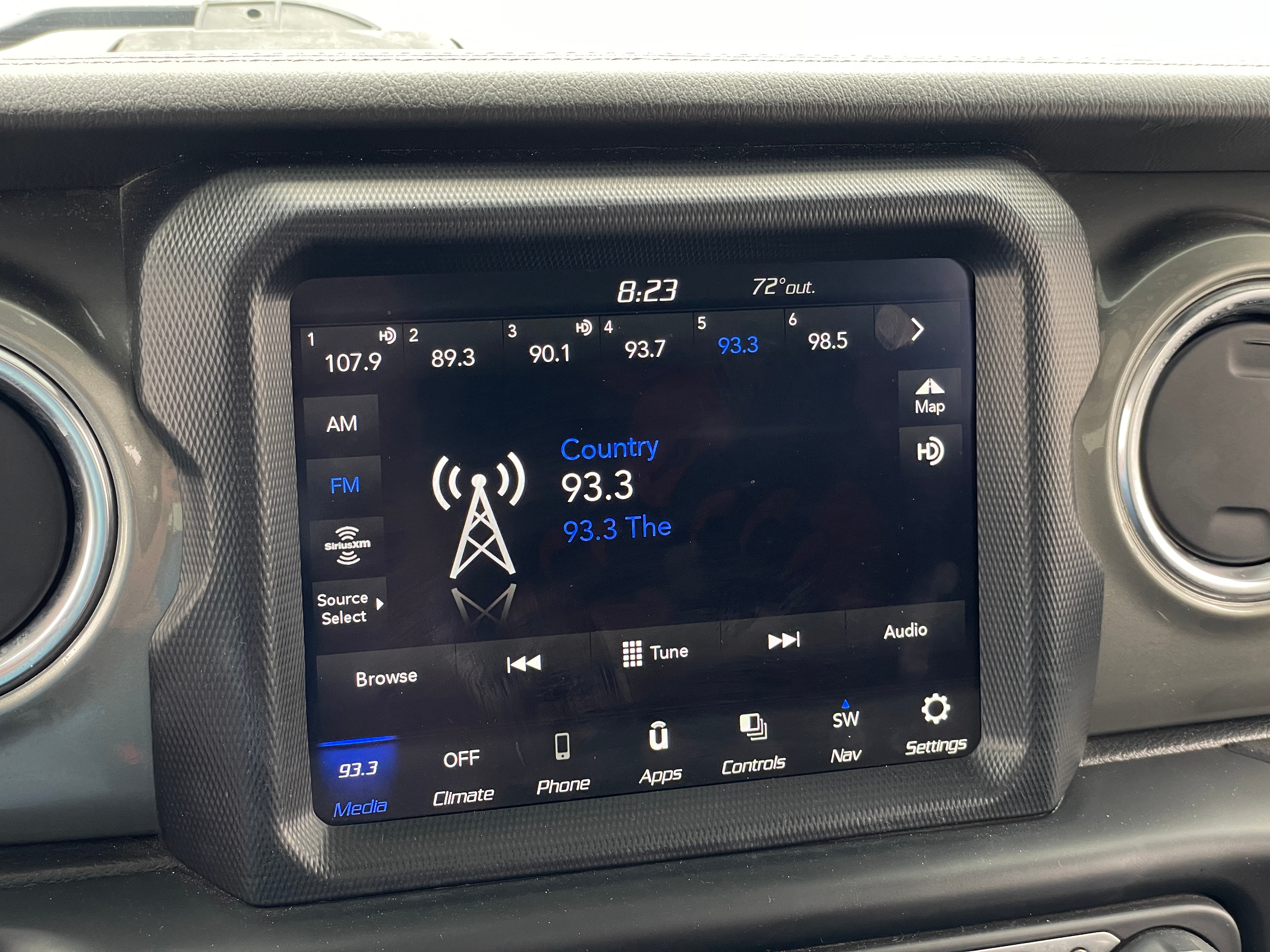 2023 Jeep Wrangler Unlimited Sahara 4