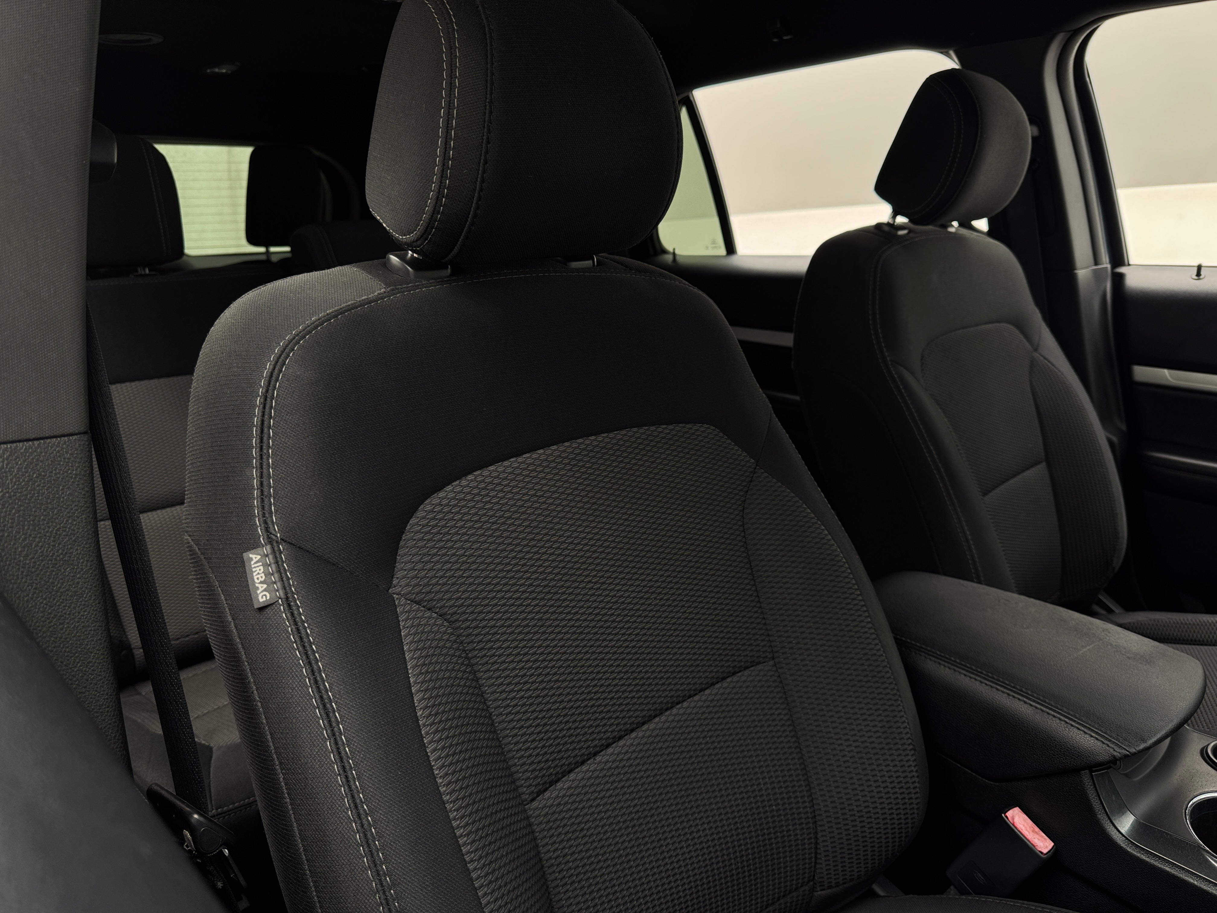 2016 Ford Explorer XLT 2