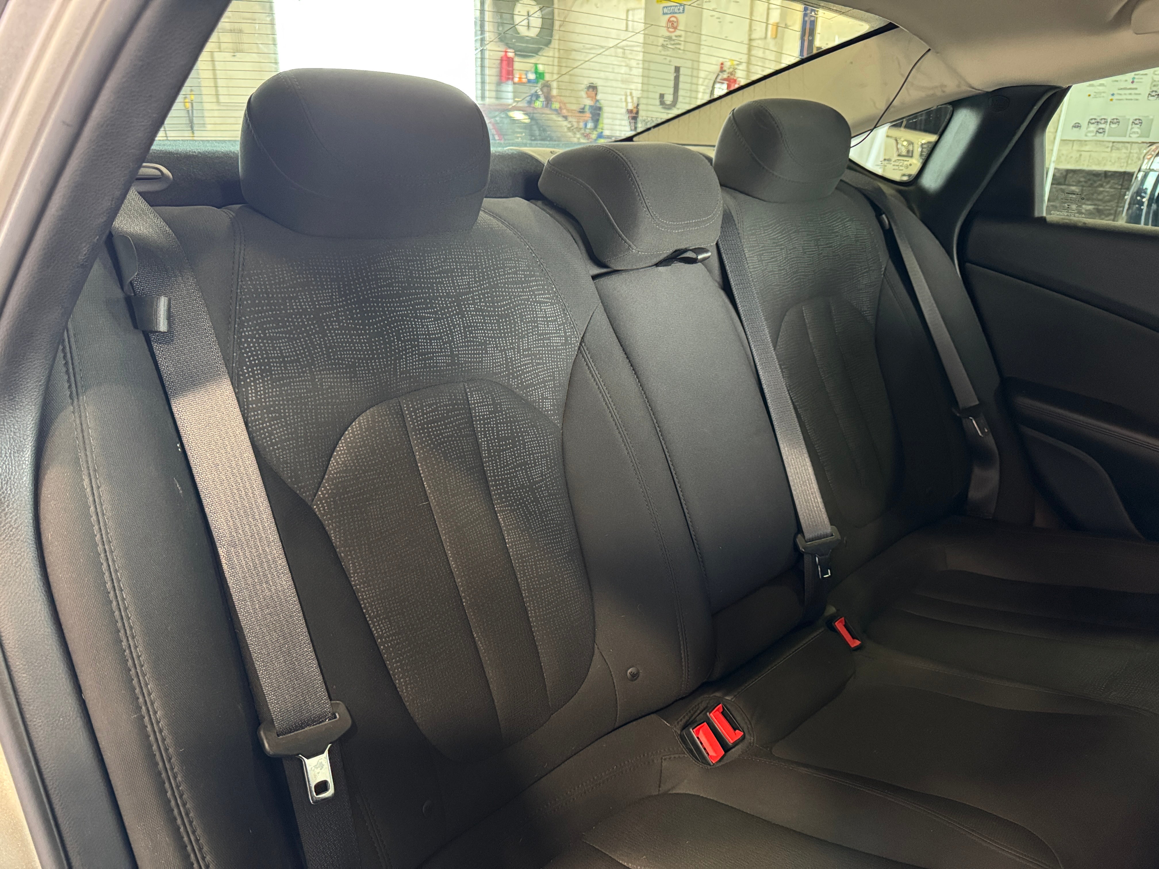 2016 Chrysler 200 Limited 6
