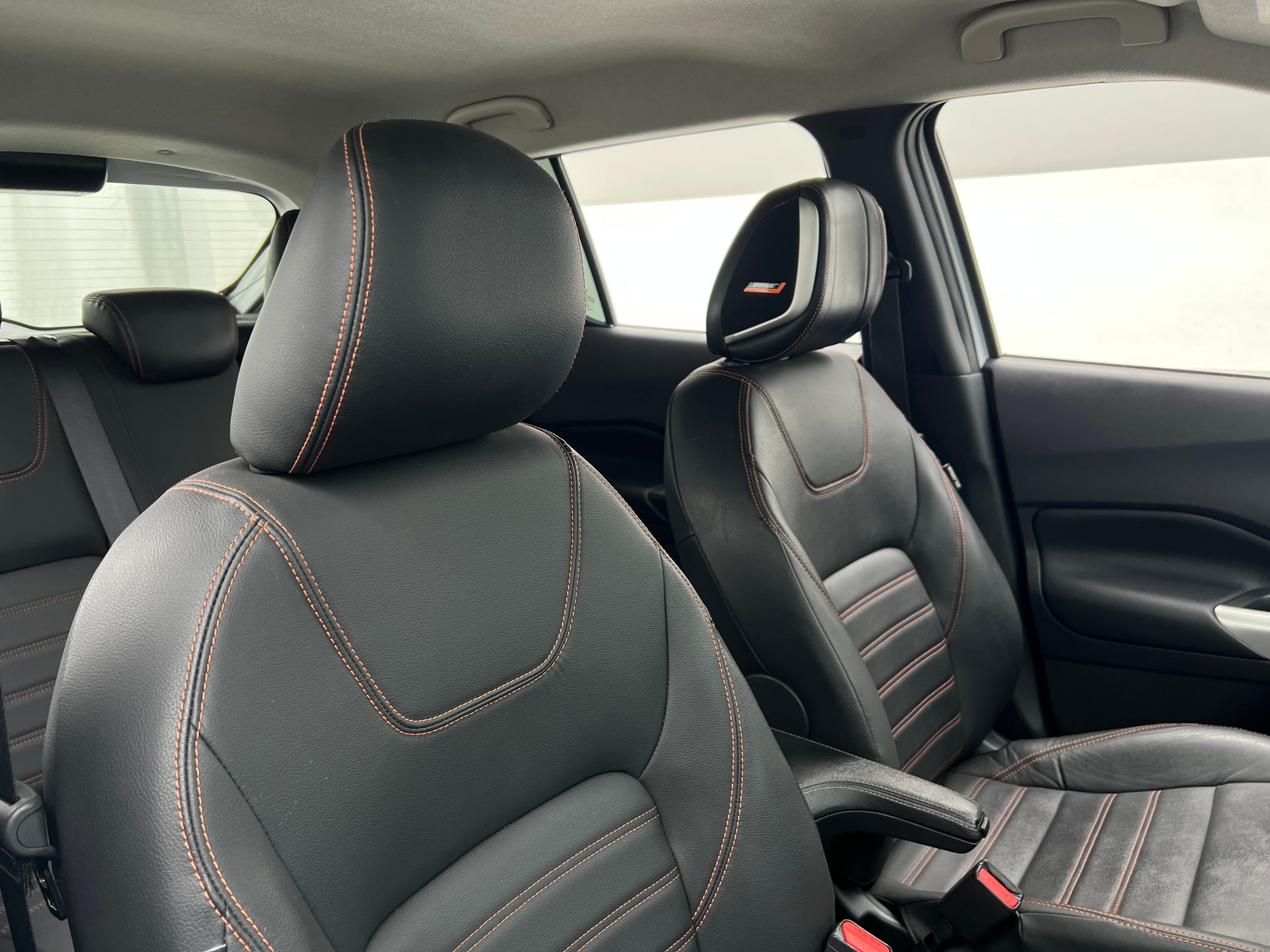 2020 Nissan Kicks SR 2