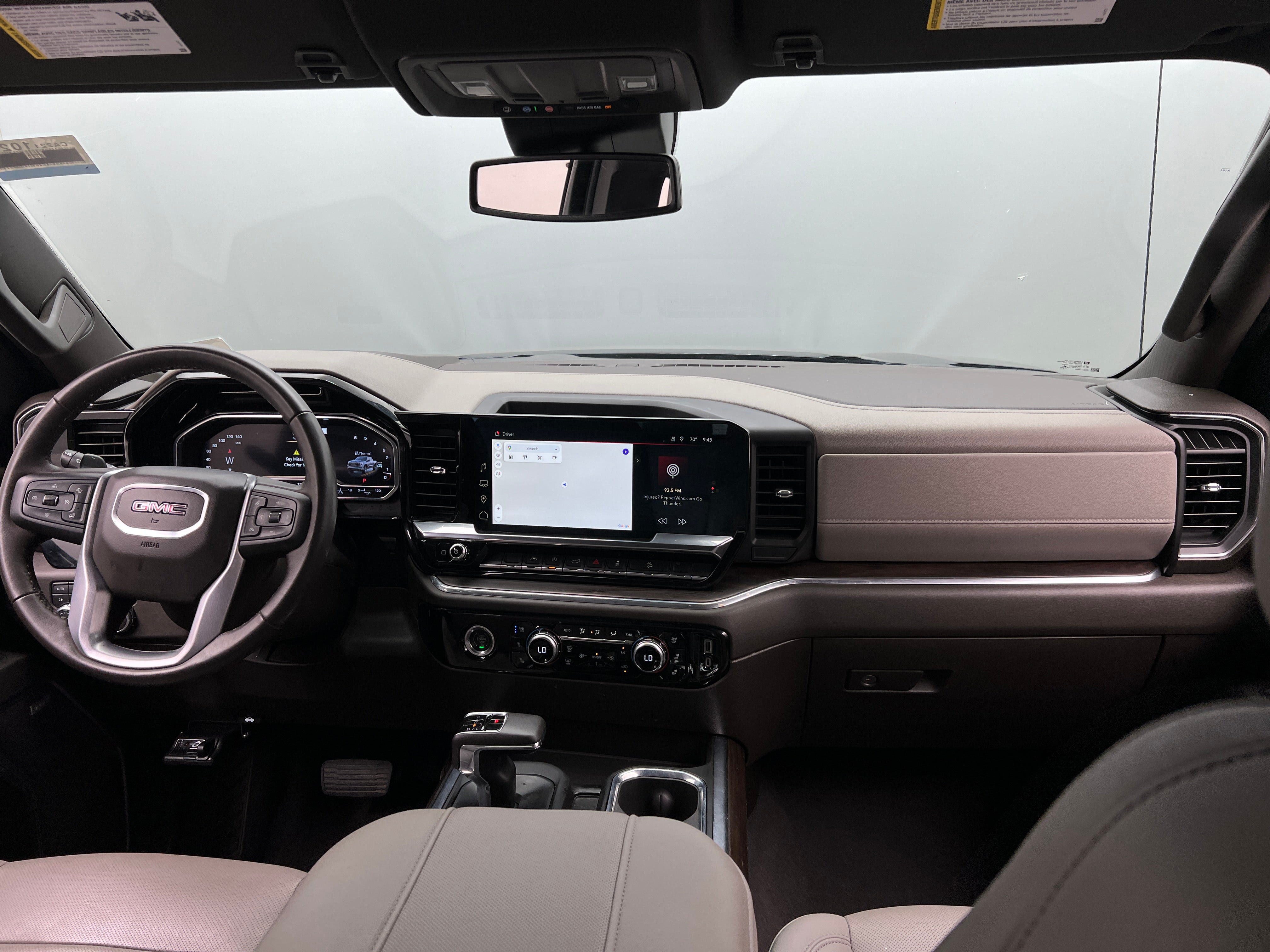 2023 GMC Sierra 1500 SLT 3