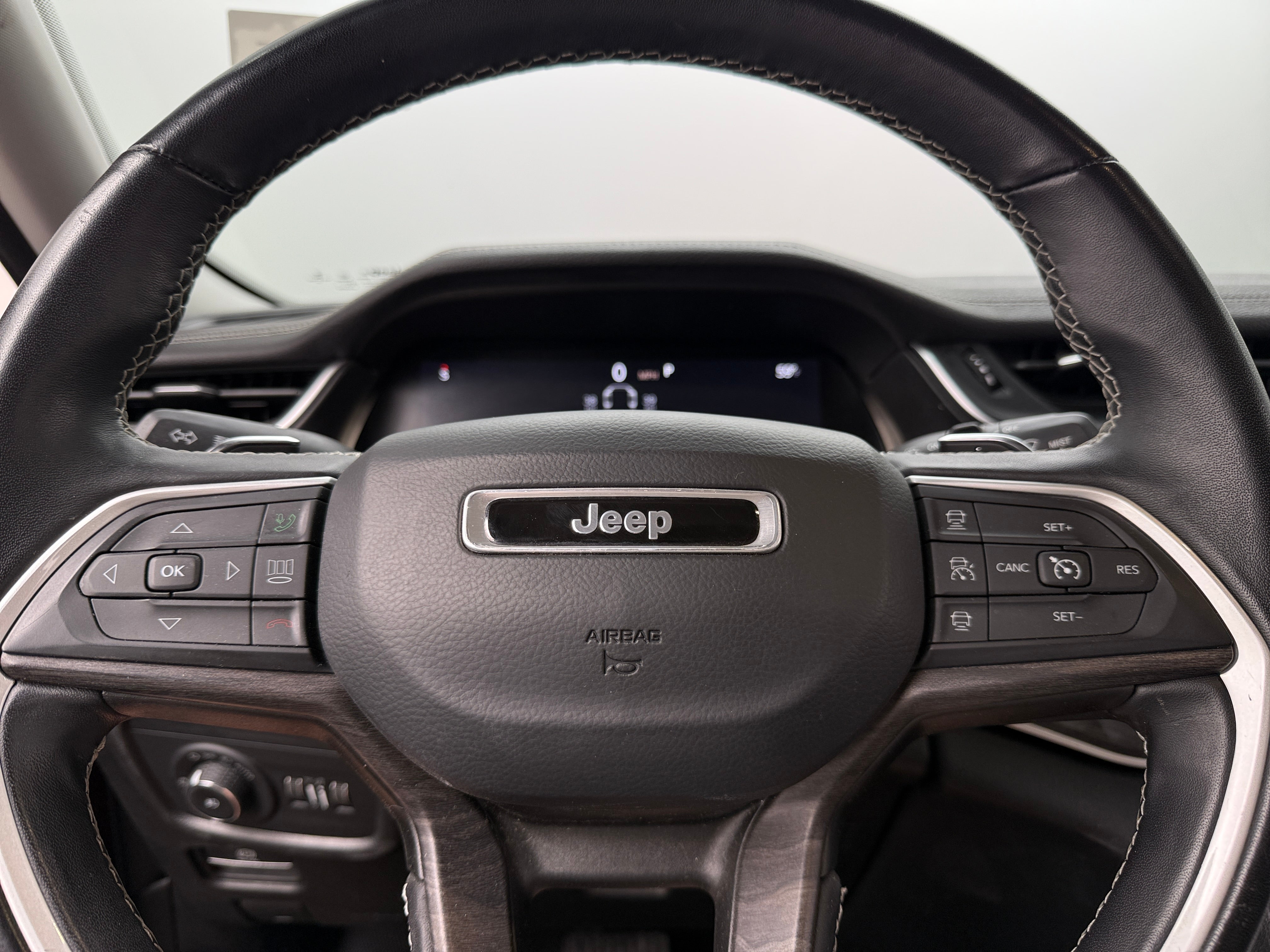 2022 Jeep Grand Cherokee L Limited Edition 5