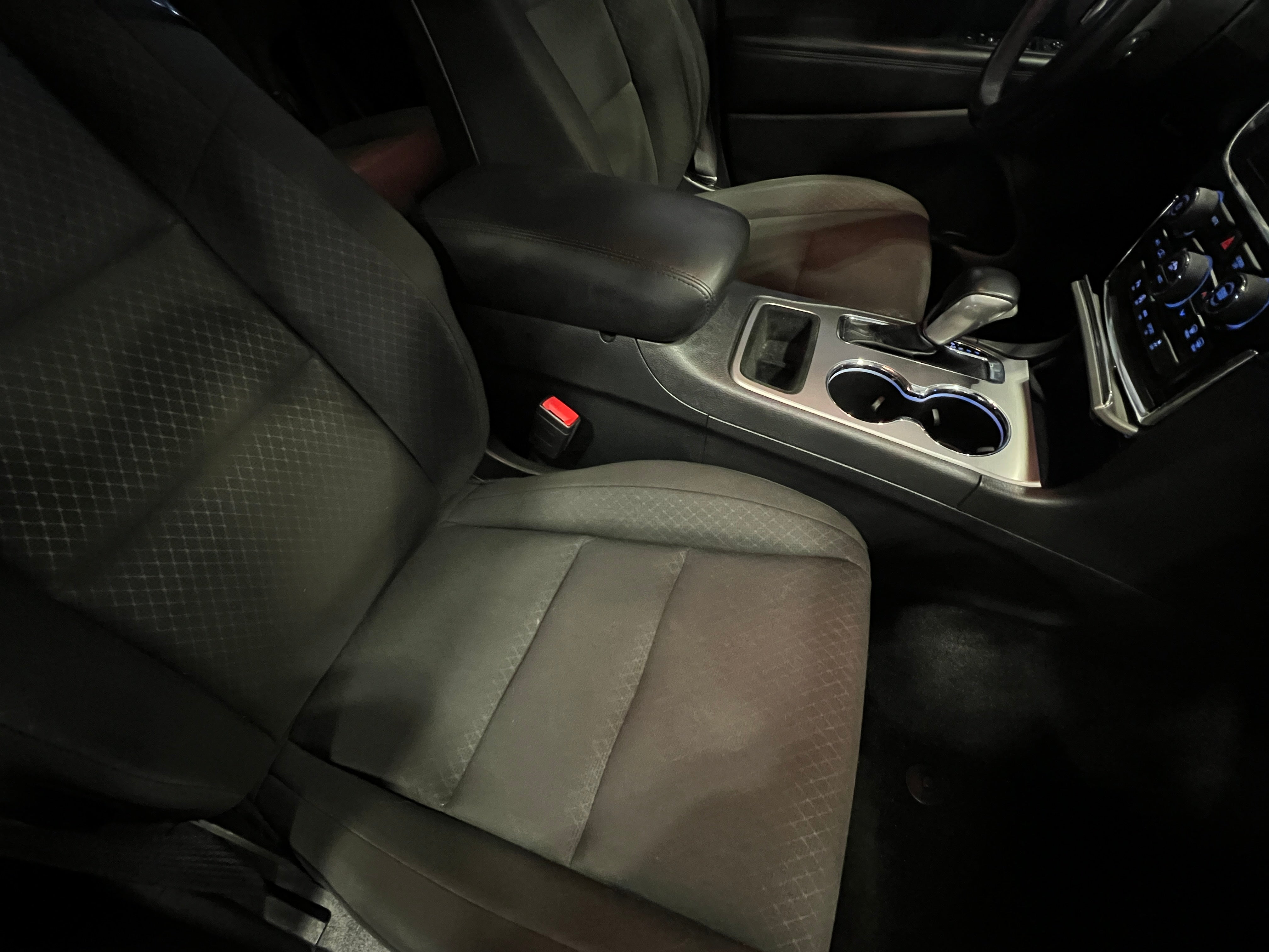 2022 Jeep Grand Cherokee Laredo 2