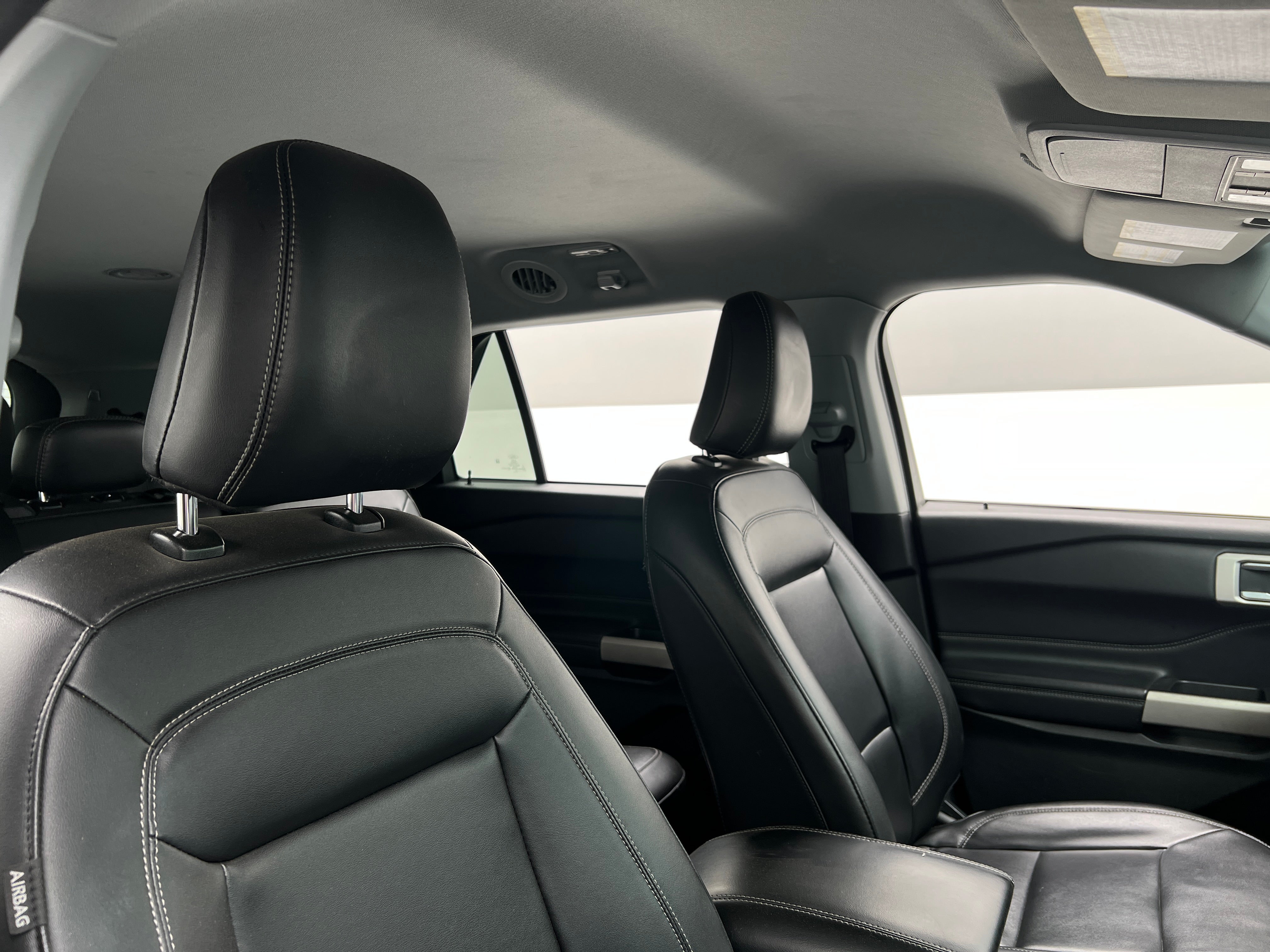 2023 Ford Explorer XLT 2