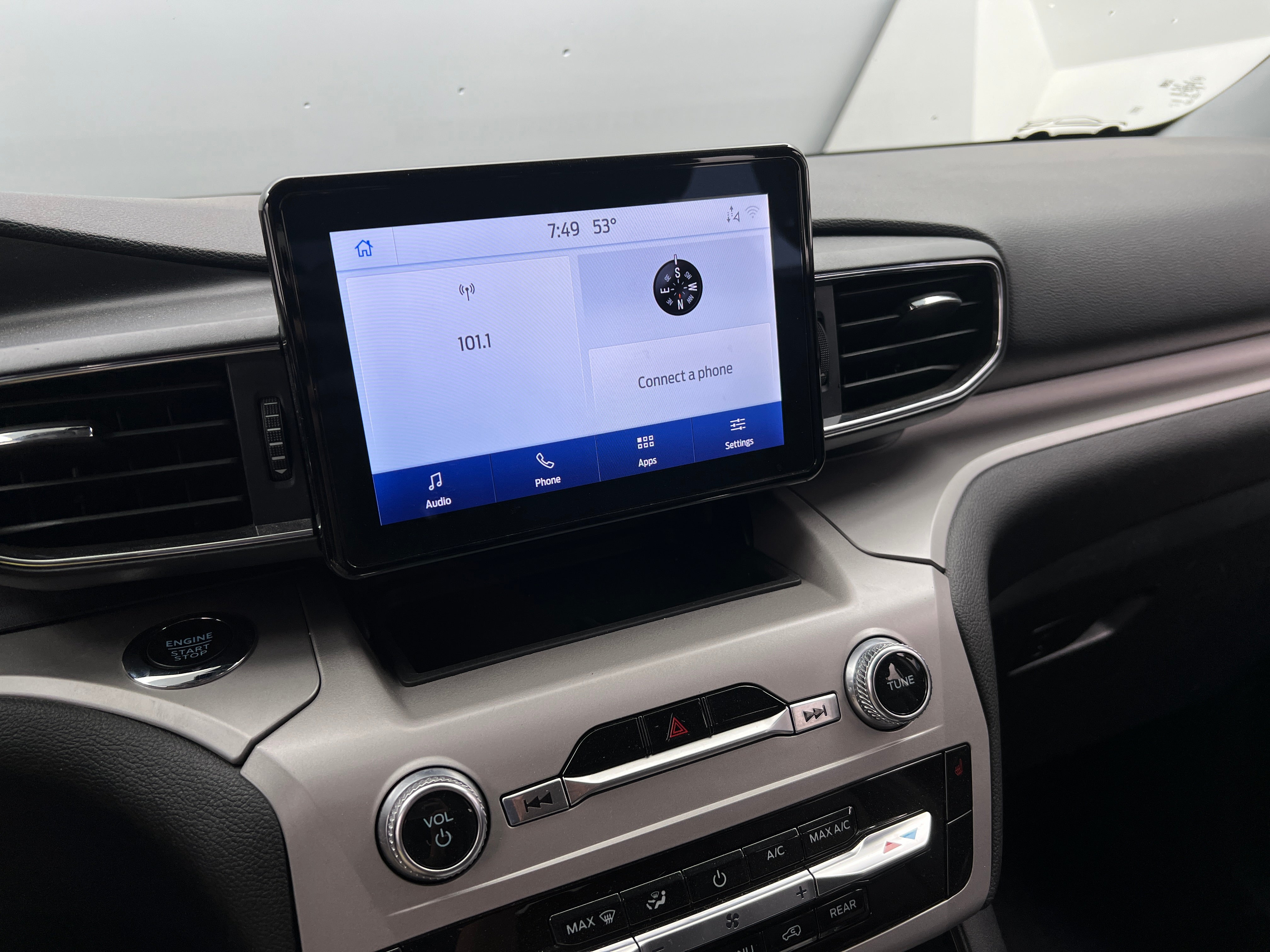 2023 Ford Explorer XLT 4