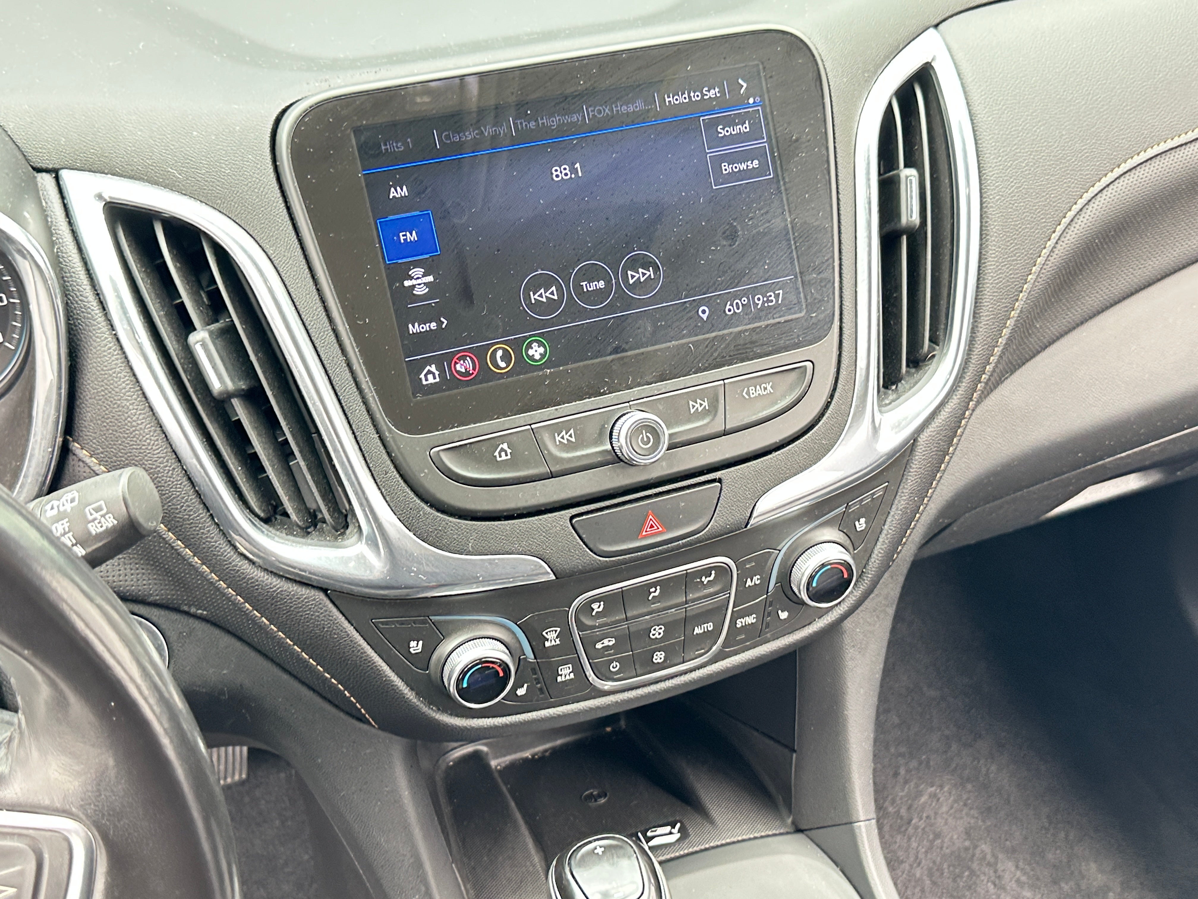 2020 Chevrolet Equinox Premier 2