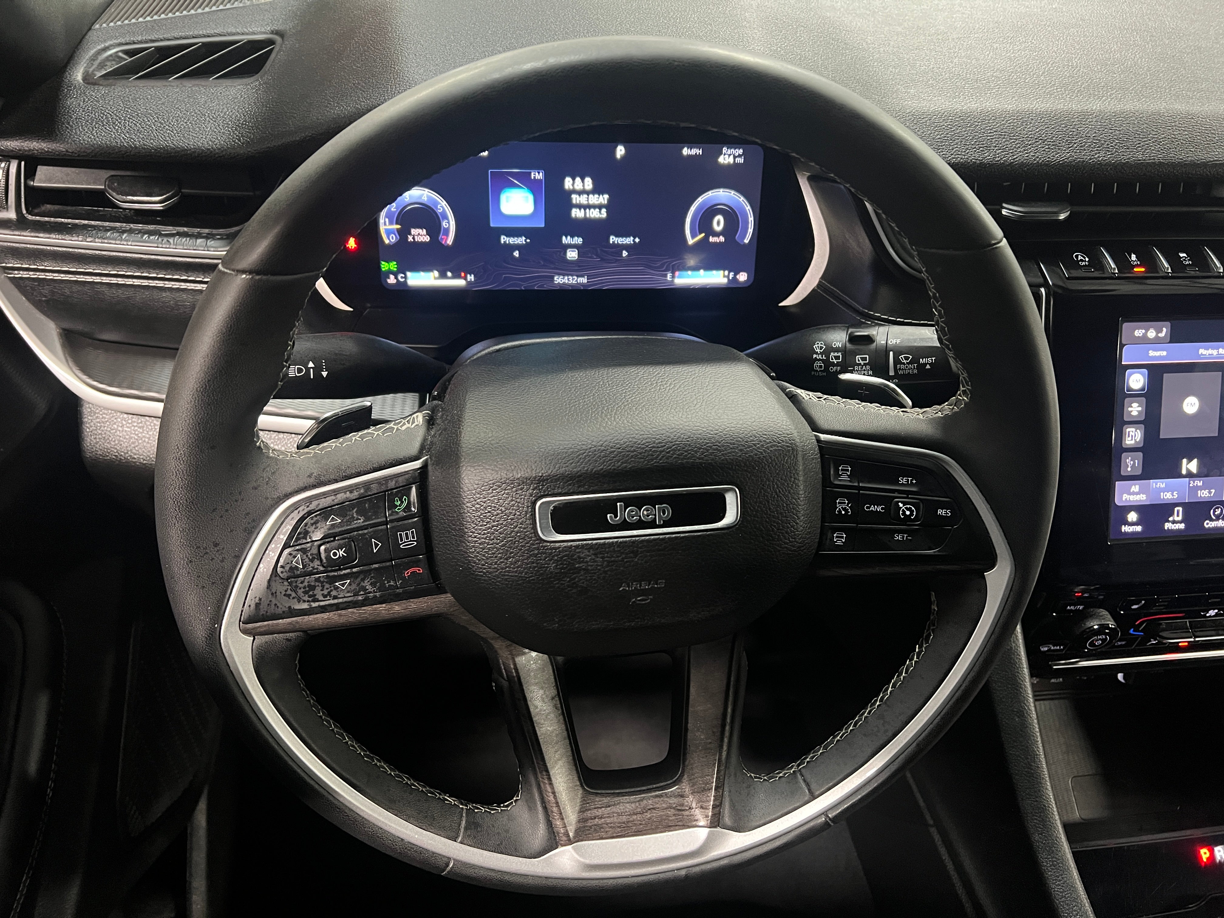 2023 Jeep Grand Cherokee L Altitude 5