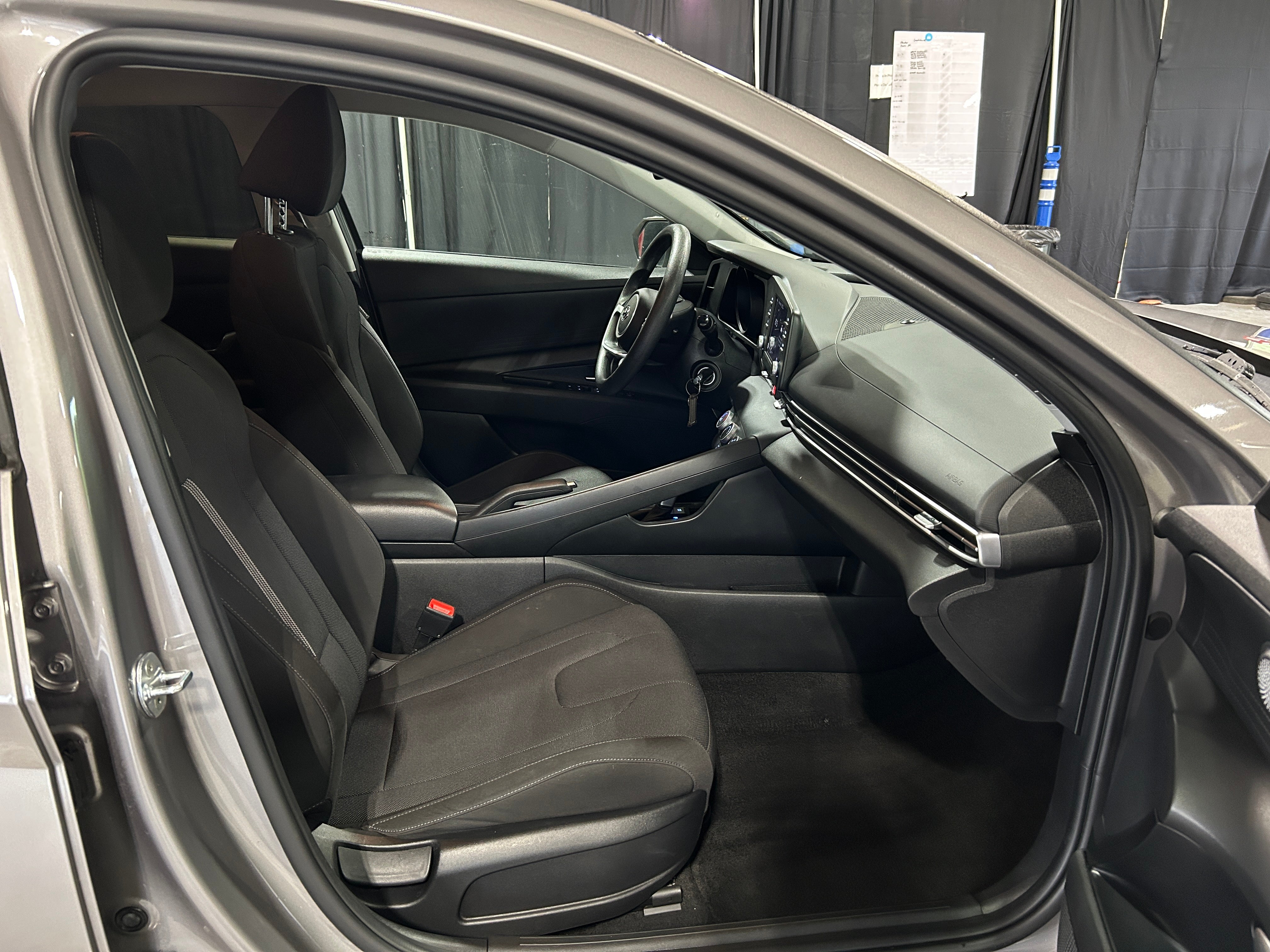 2021 Hyundai Elantra SE 2