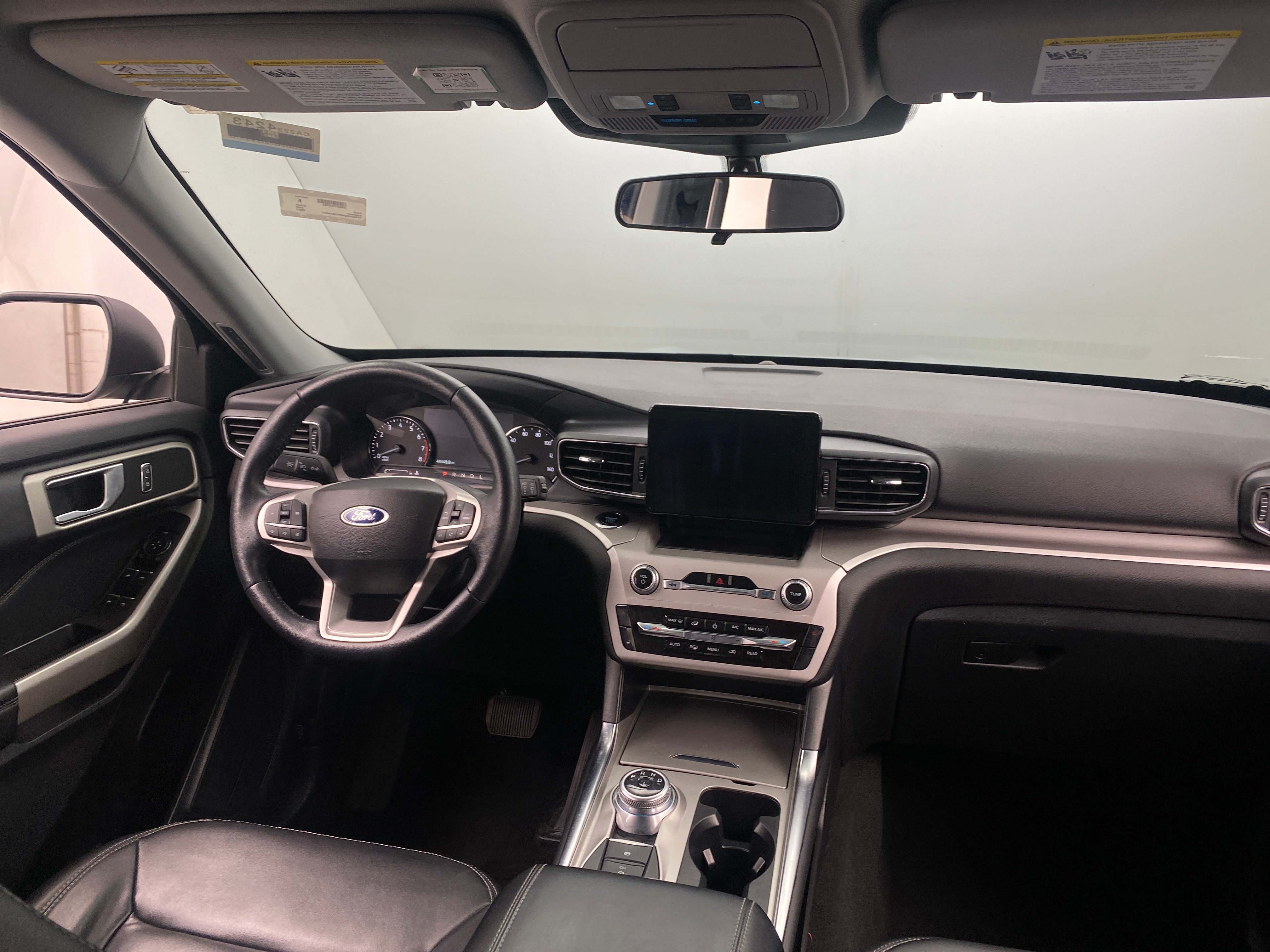2023 Ford Explorer XLT 2