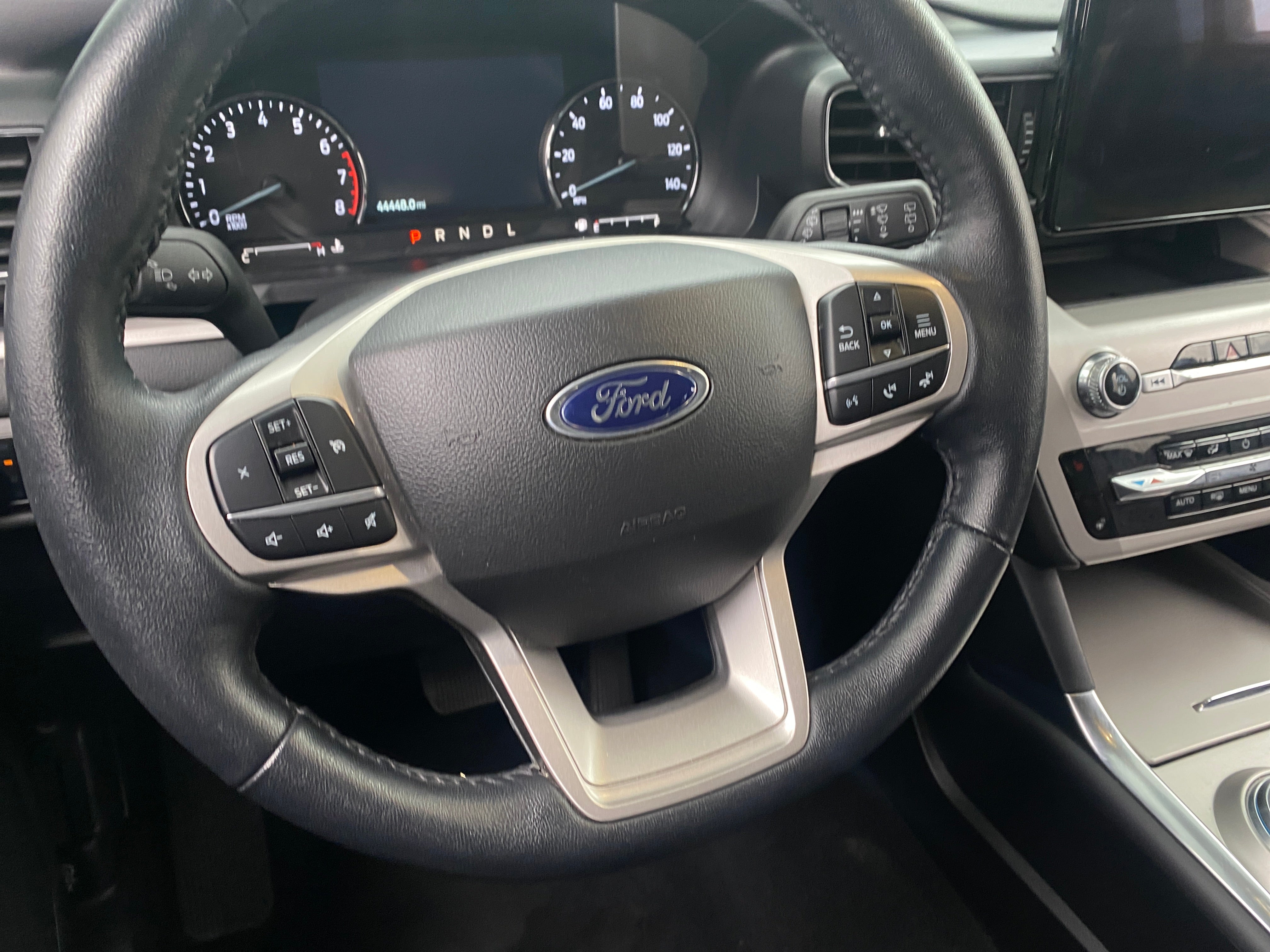 2023 Ford Explorer XLT 4