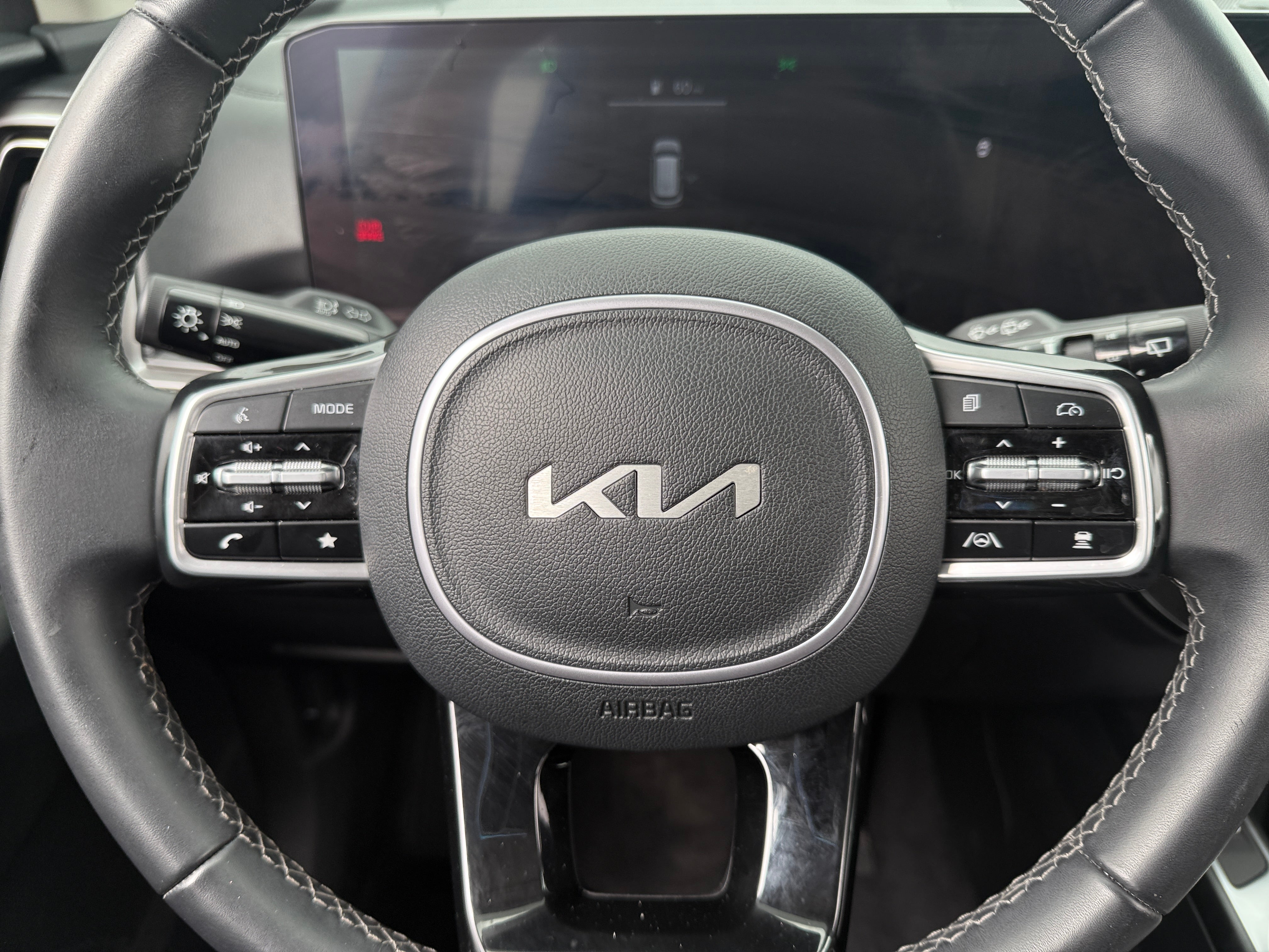 2024 Kia Sorento S 4