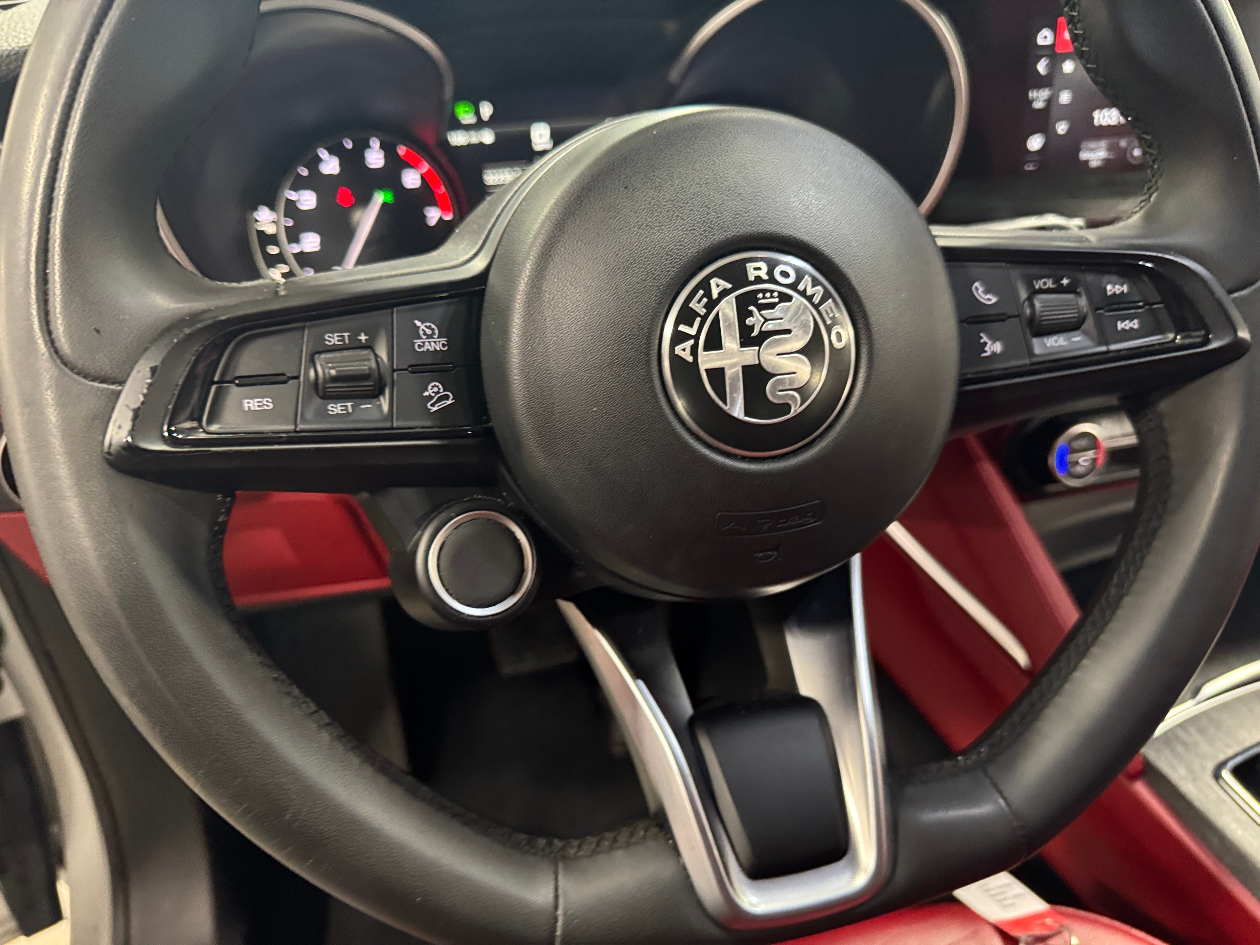 2020 Alfa Romeo Stelvio Base 4