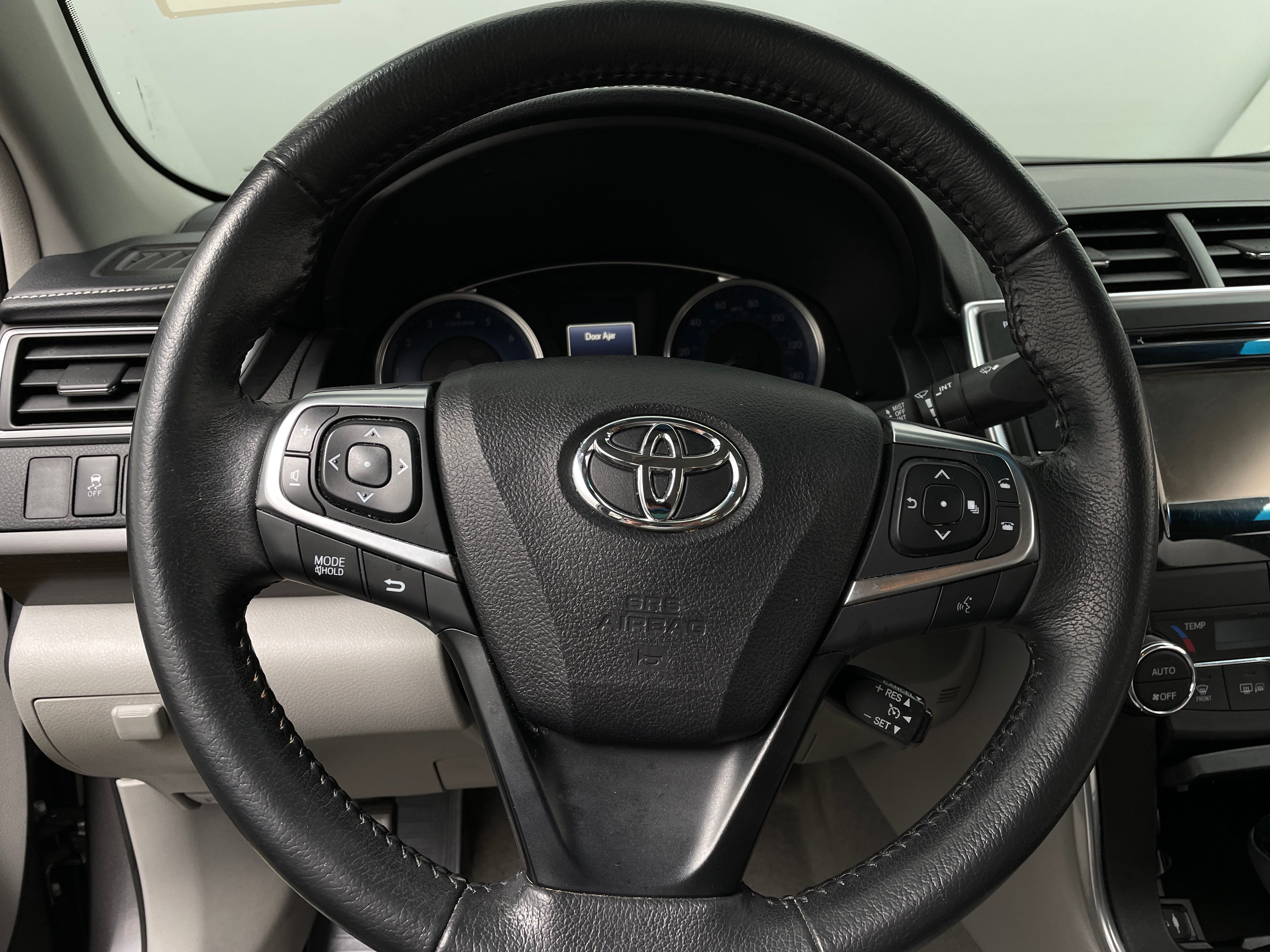2015 Toyota Camry XLE 4