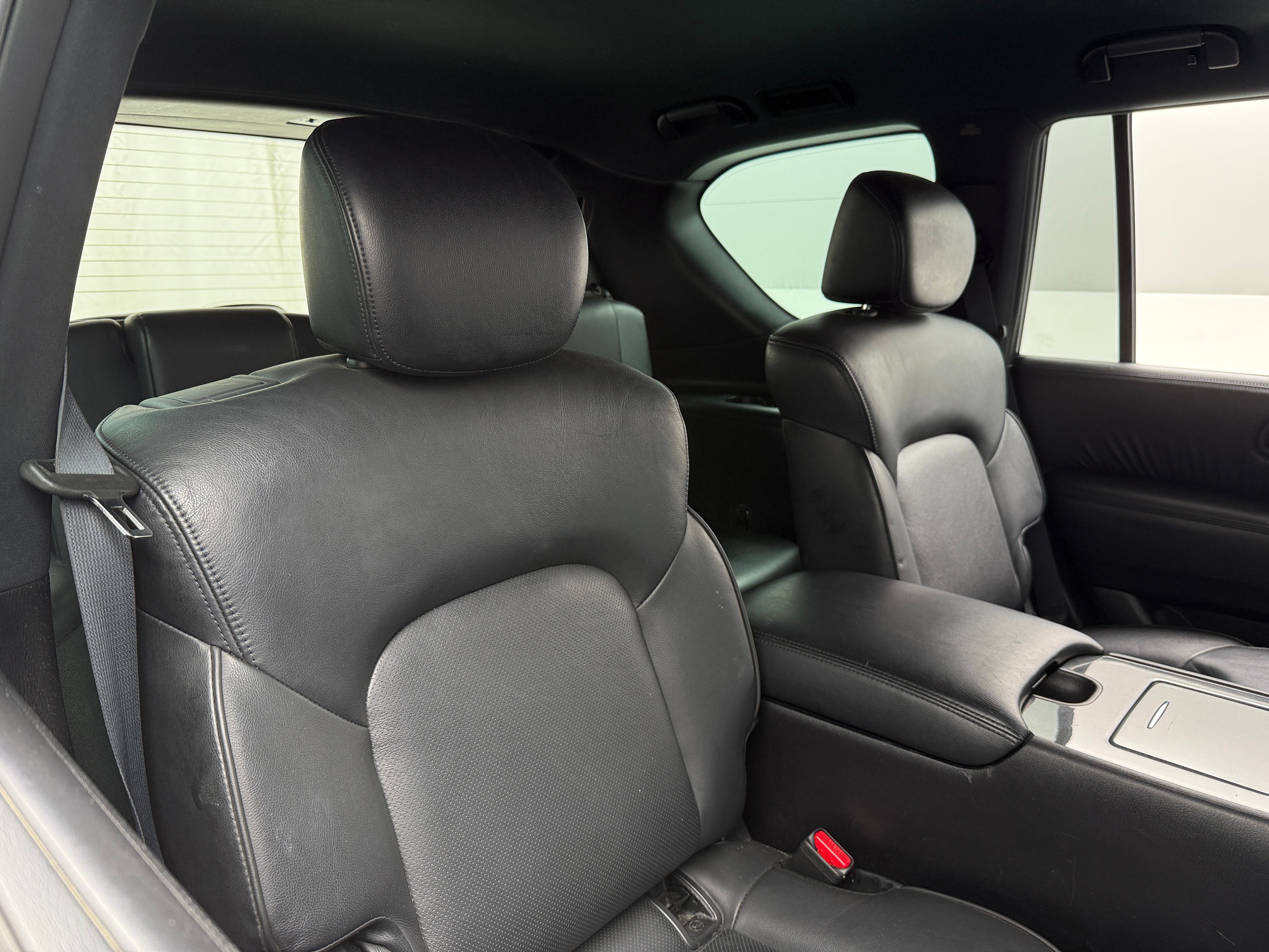 2023 Nissan Armada SL 5