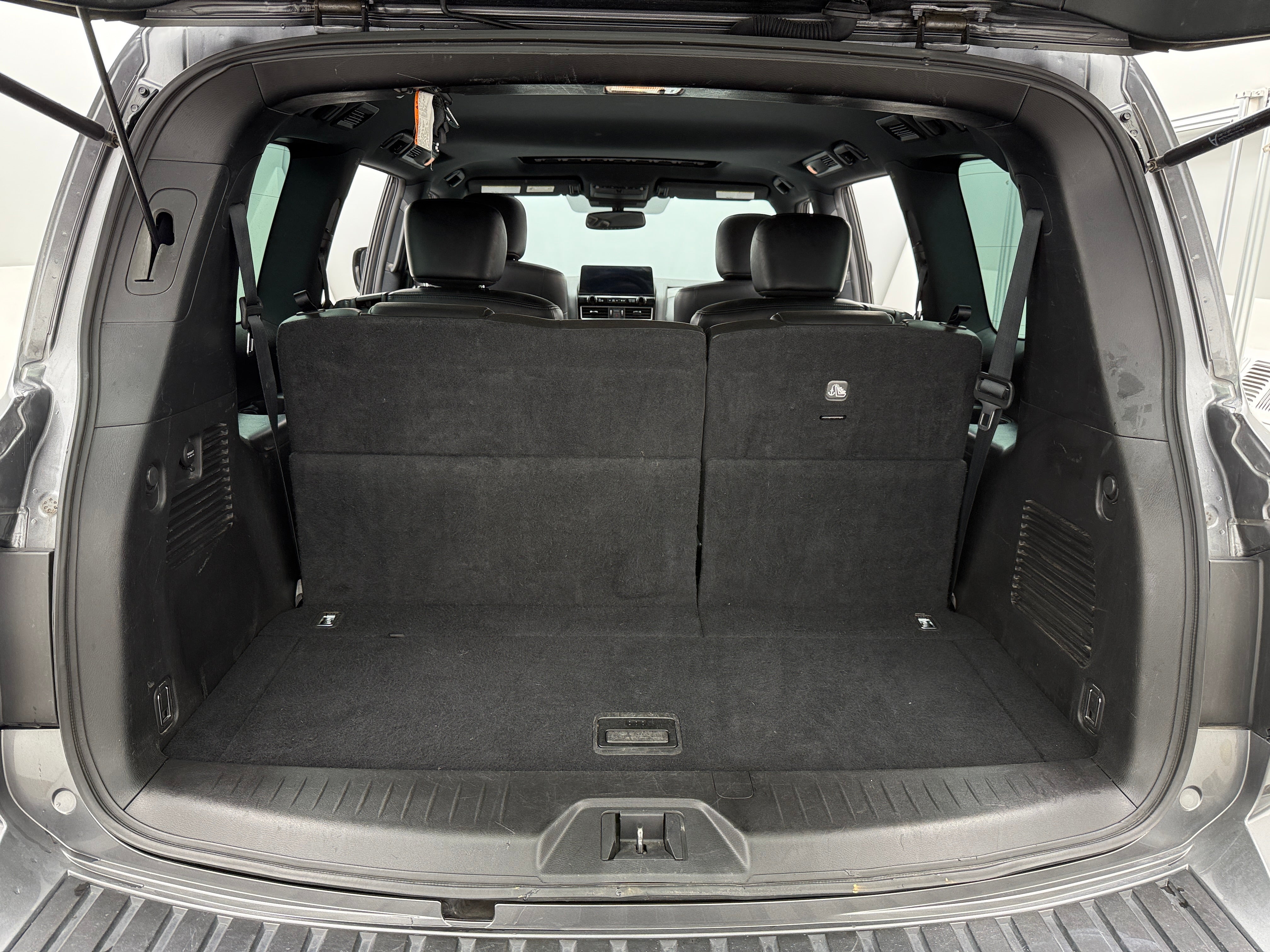 2023 Nissan Armada SL 6