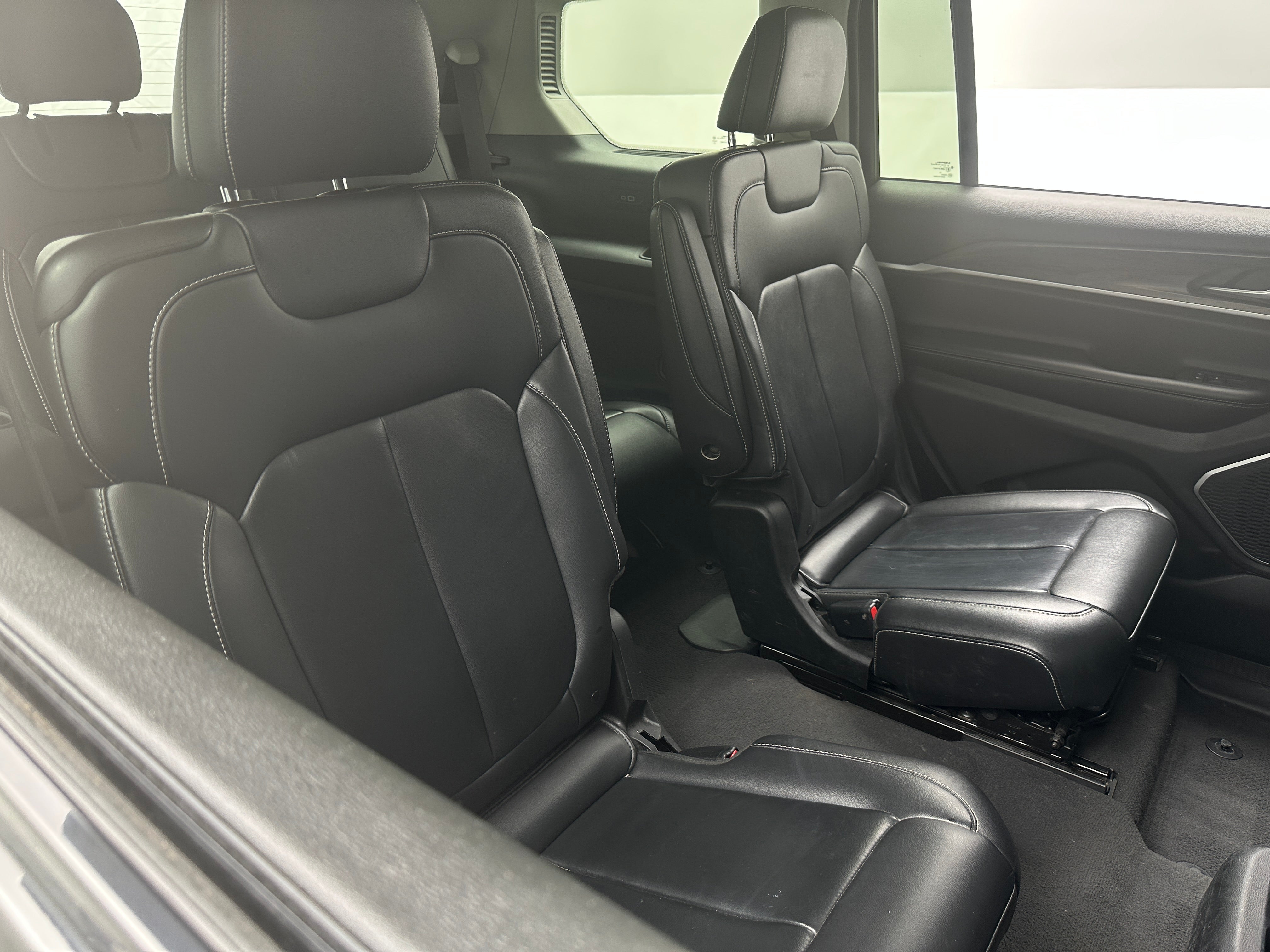 2022 Jeep Grand Cherokee L Limited Edition 5