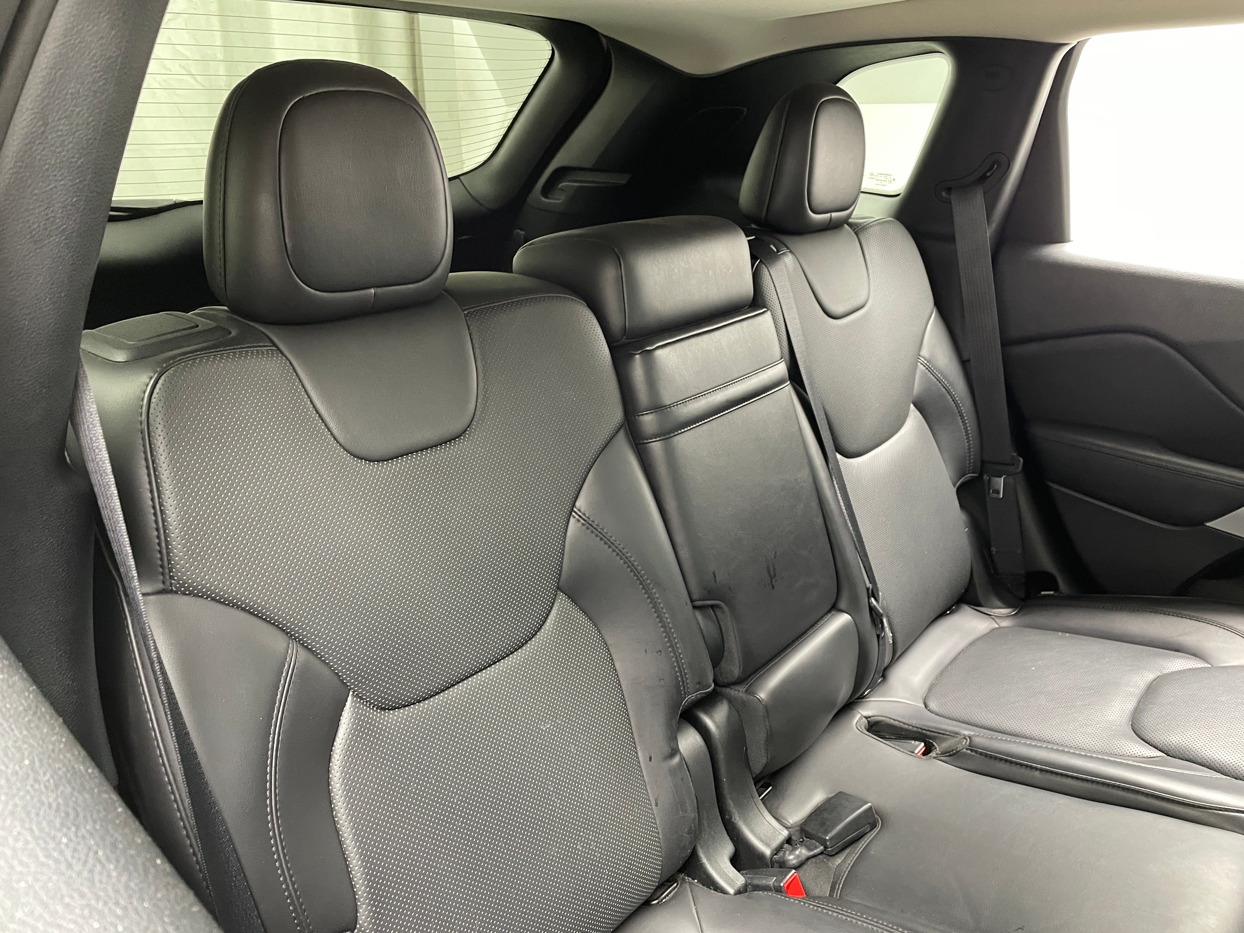 2018 Jeep Cherokee Overland 5