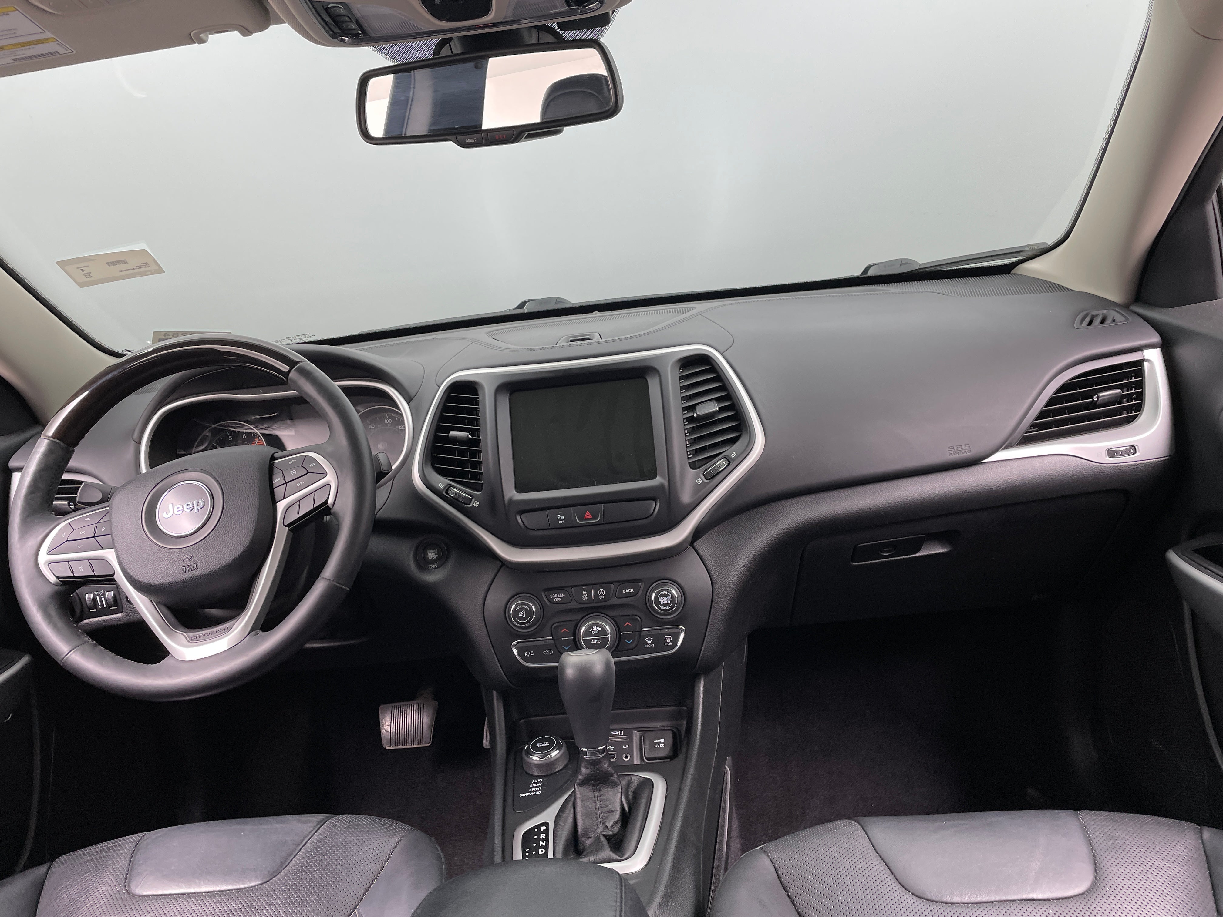 2018 Jeep Cherokee Overland 2