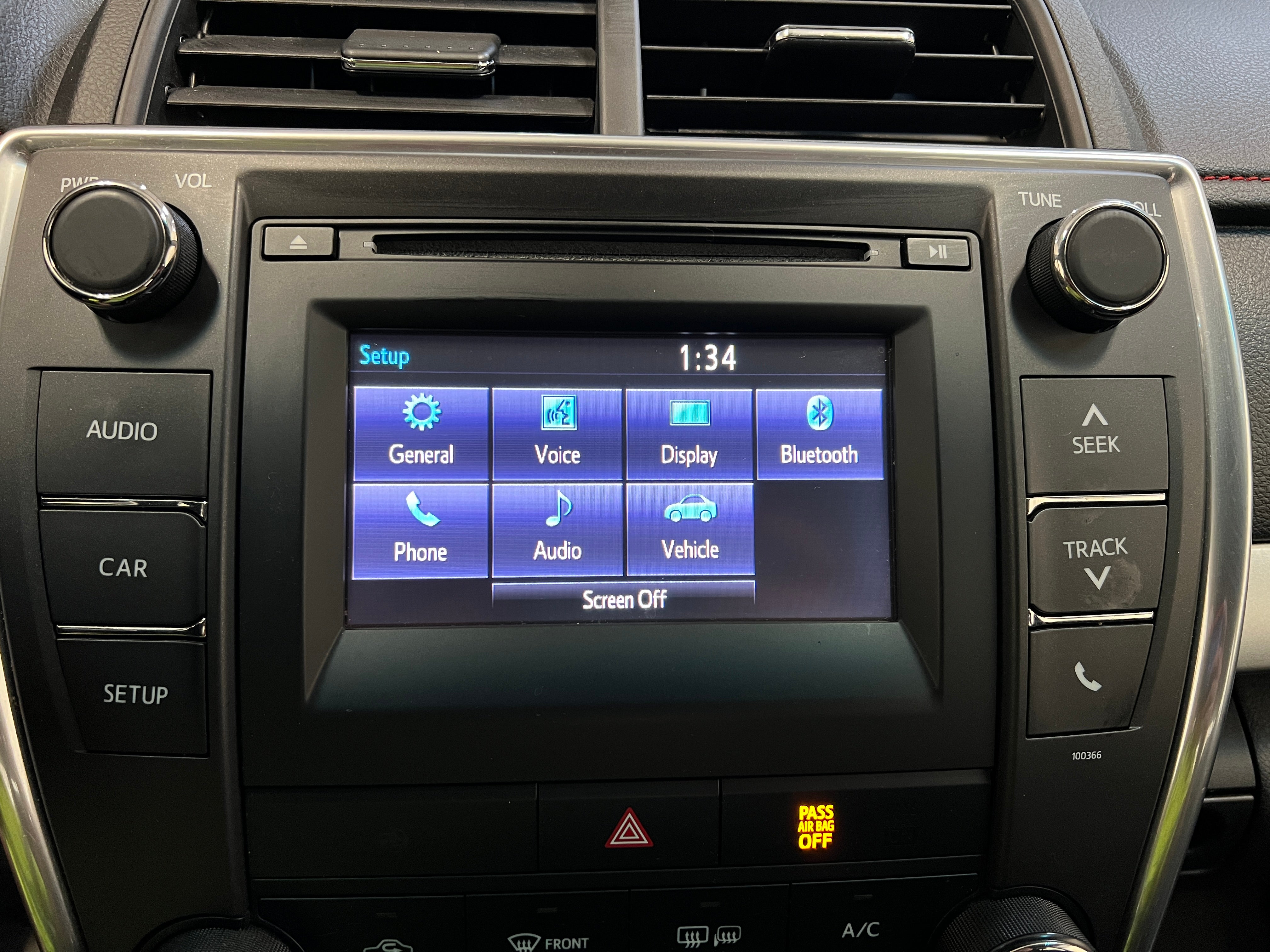 2015 Toyota Camry SE 4