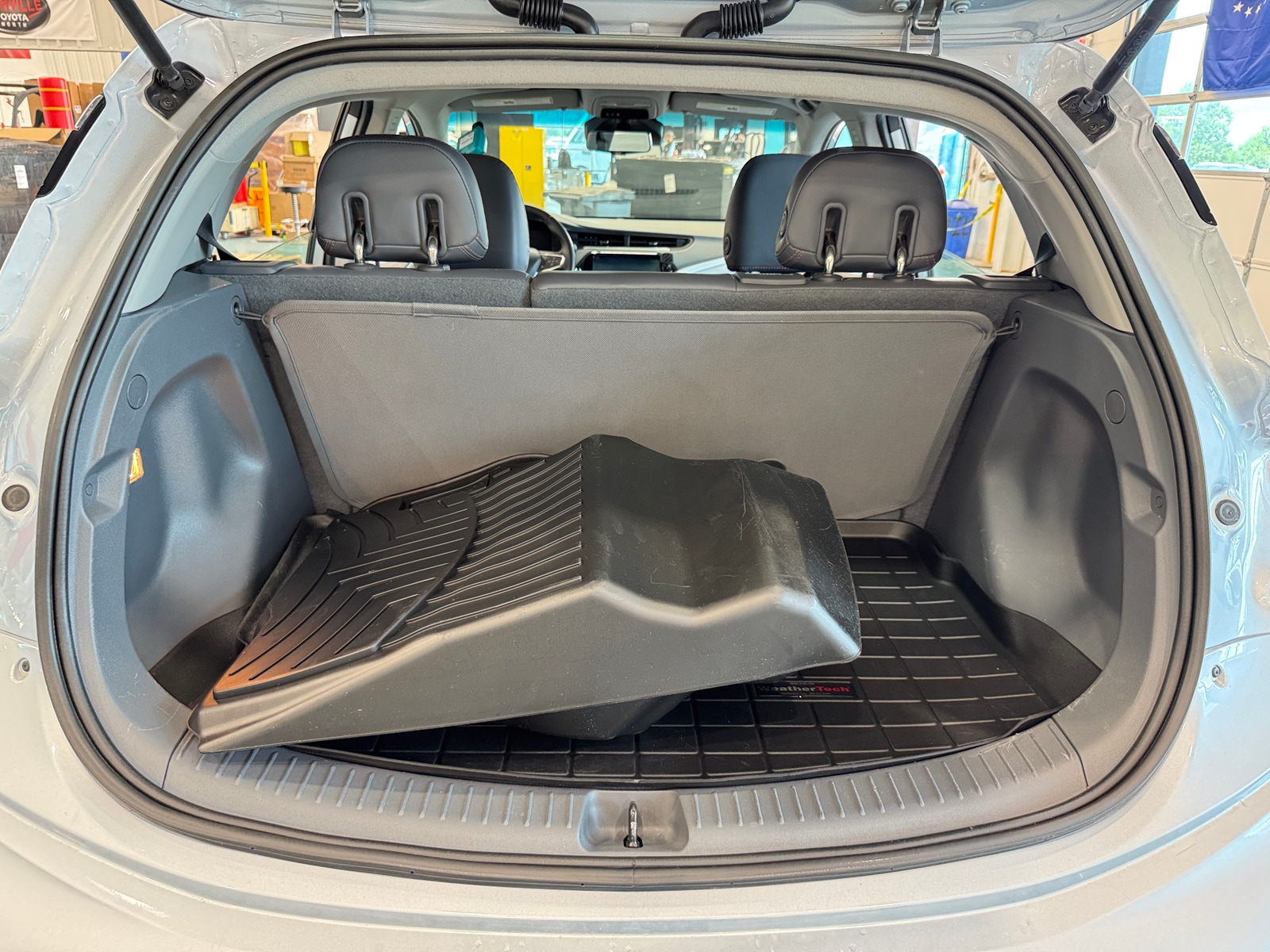 Thumbnail: 2017 Chevrolet Bolt EV - 6