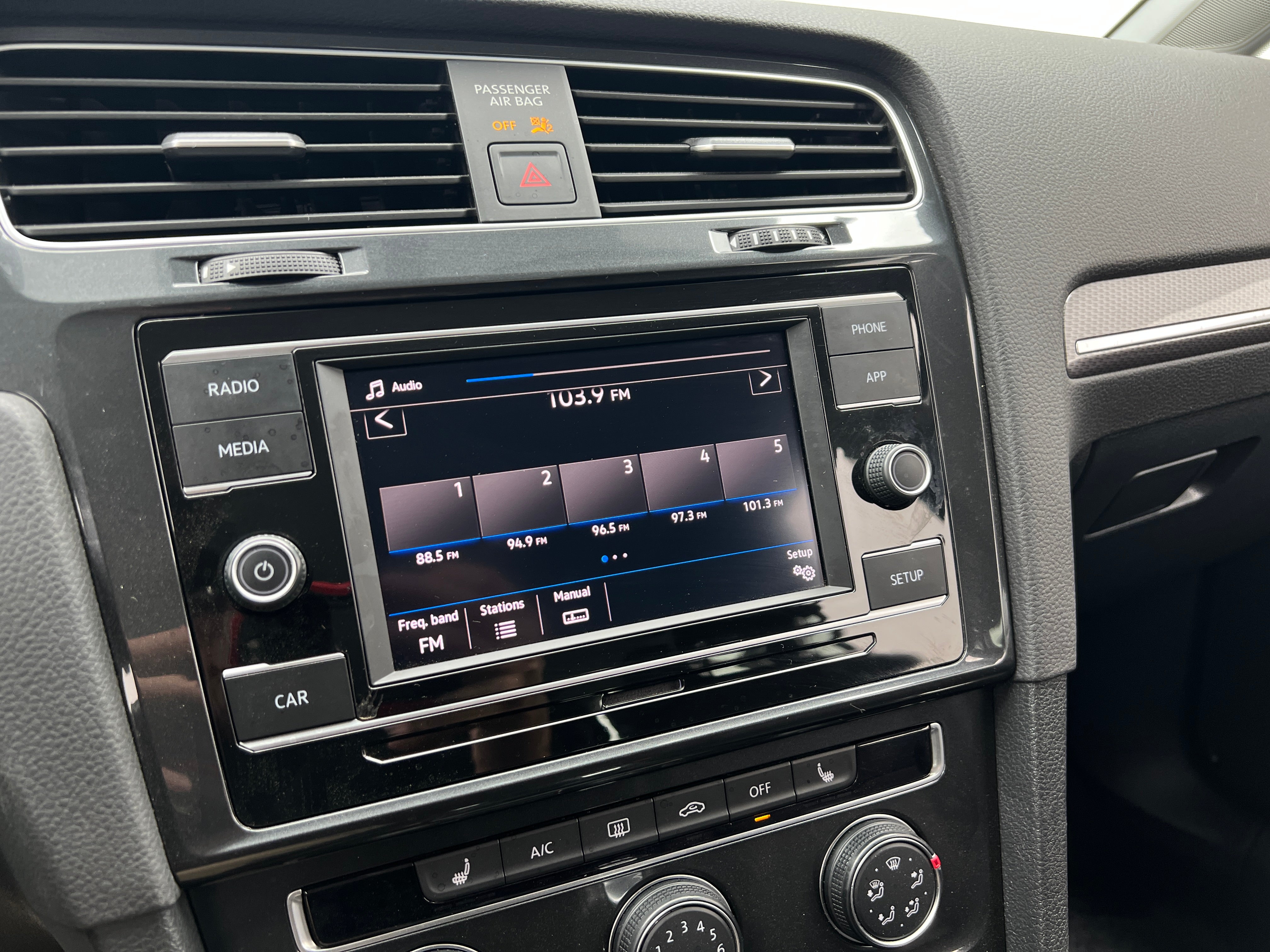 2019 Volkswagen Golf Alltrack S 3