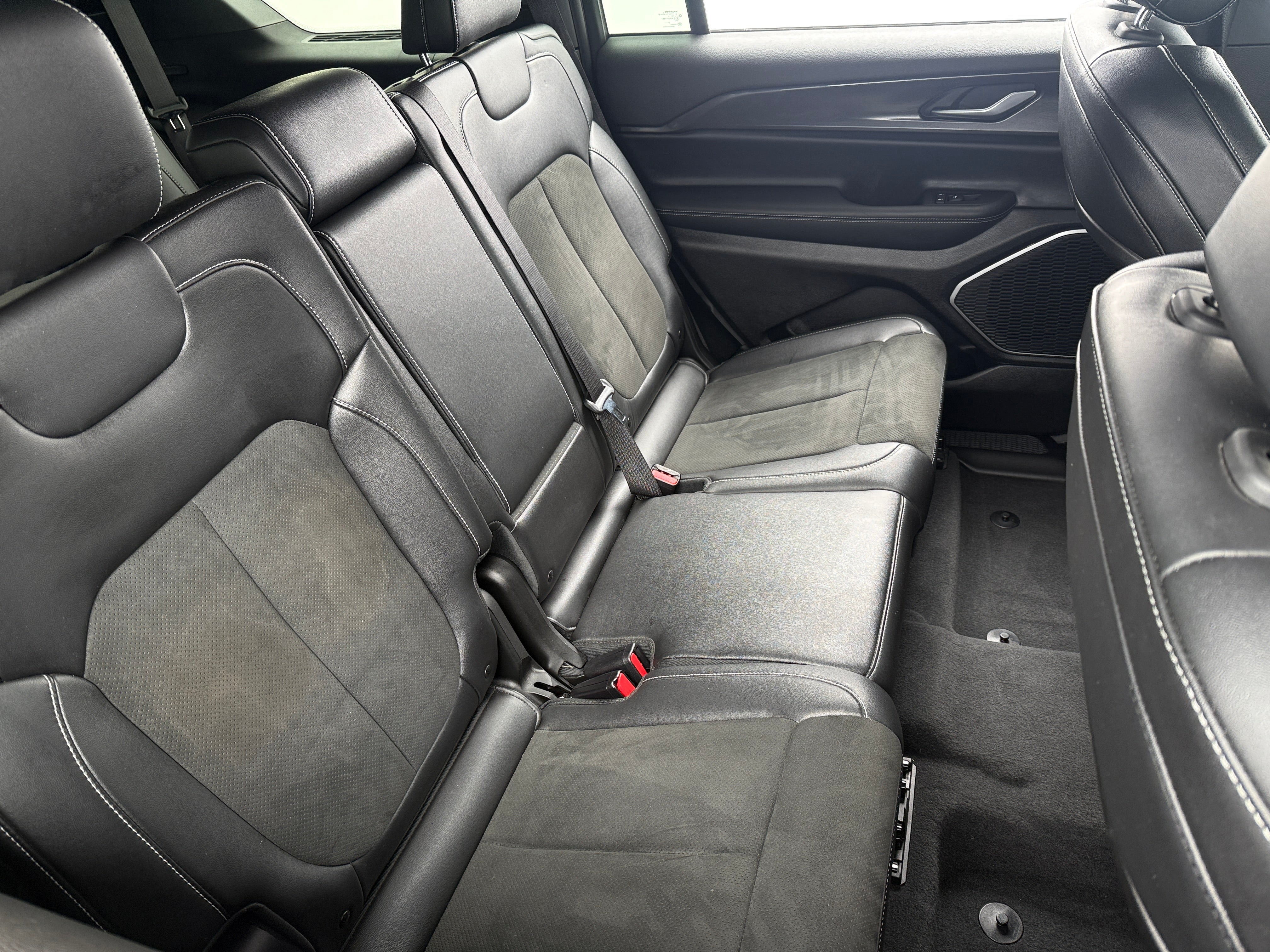 2022 Jeep Grand Cherokee L Altitude 5