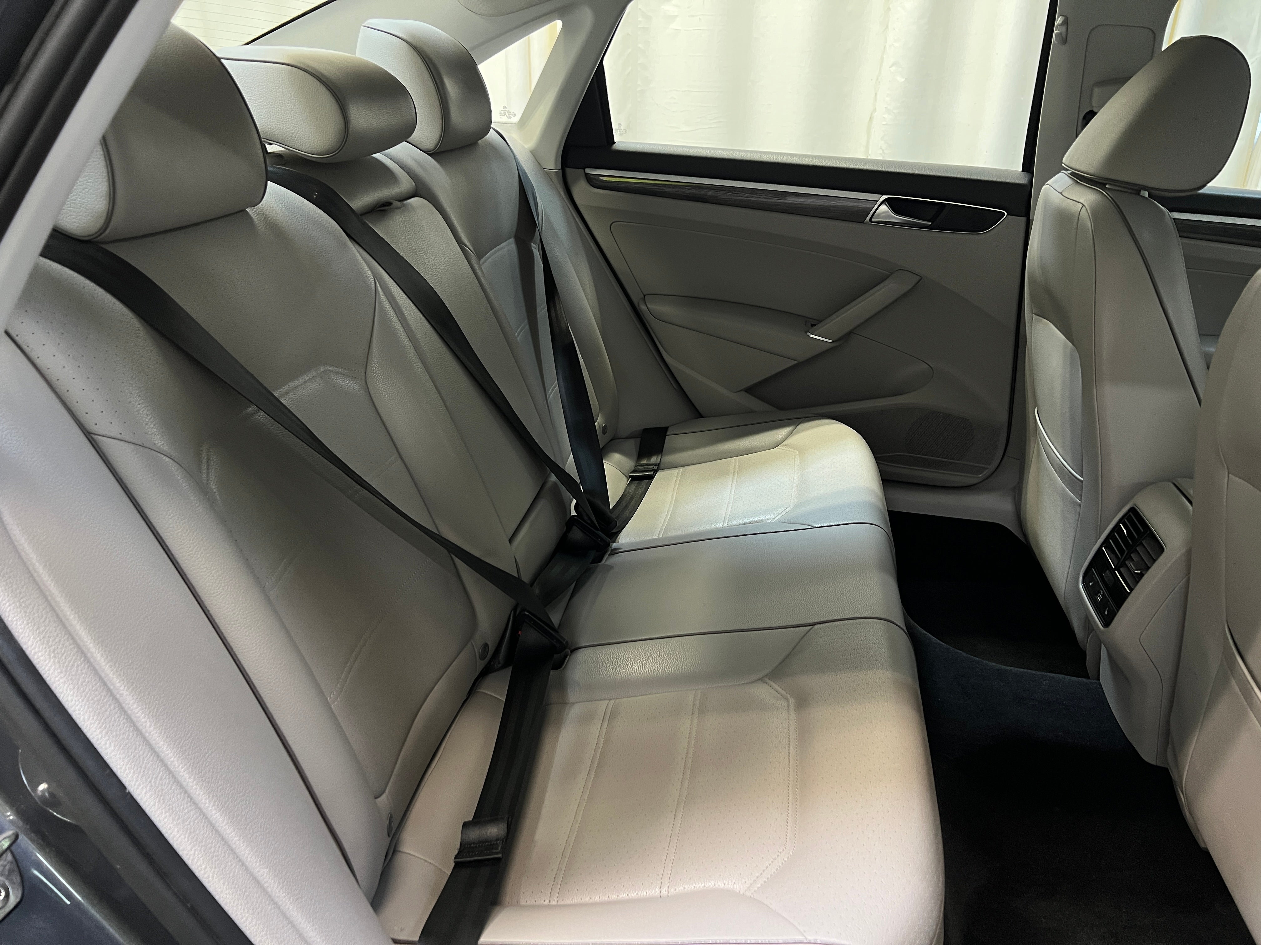 2018 Volkswagen Passat 2.0T 5