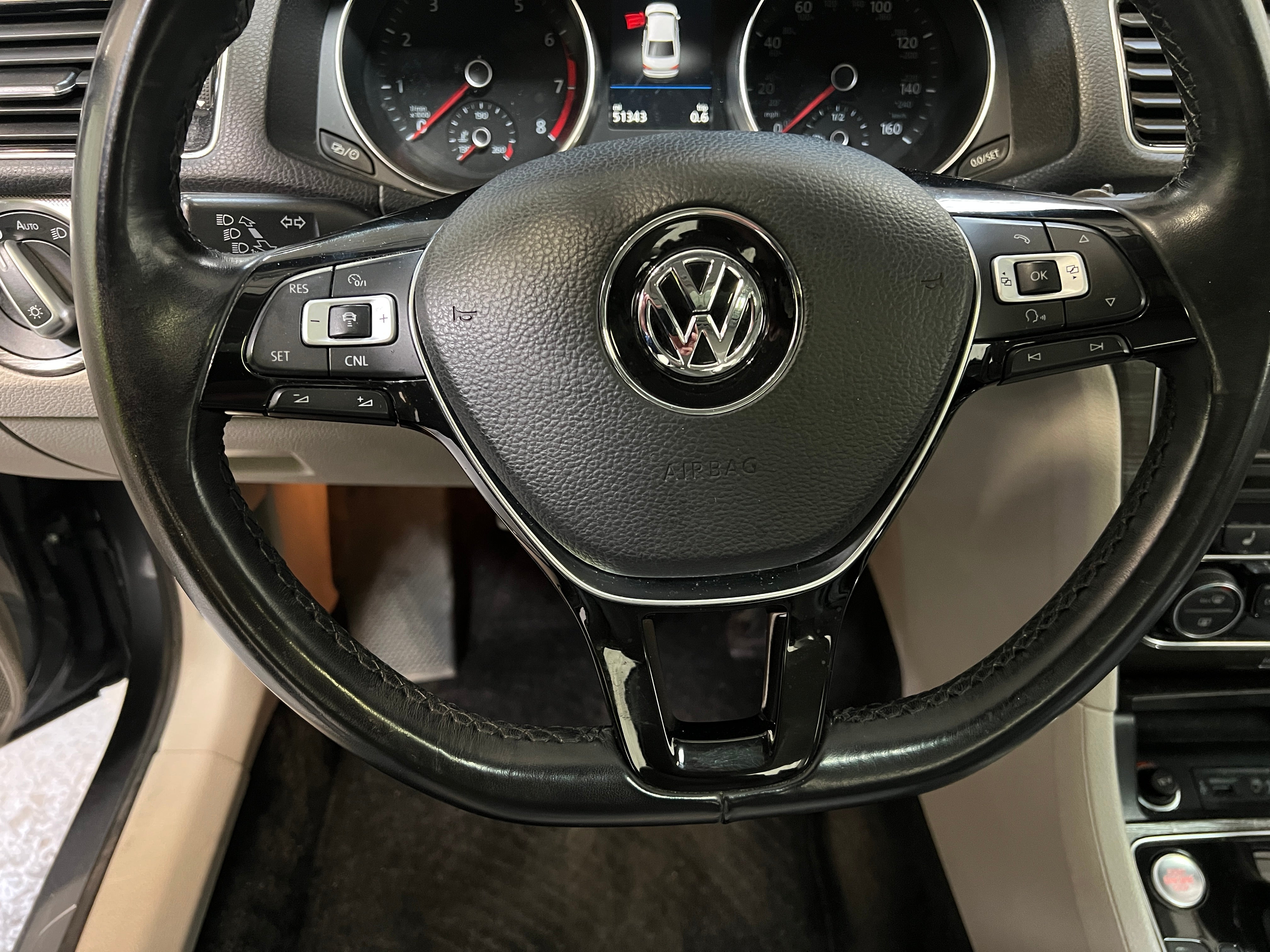 2018 Volkswagen Passat 2.0T 4