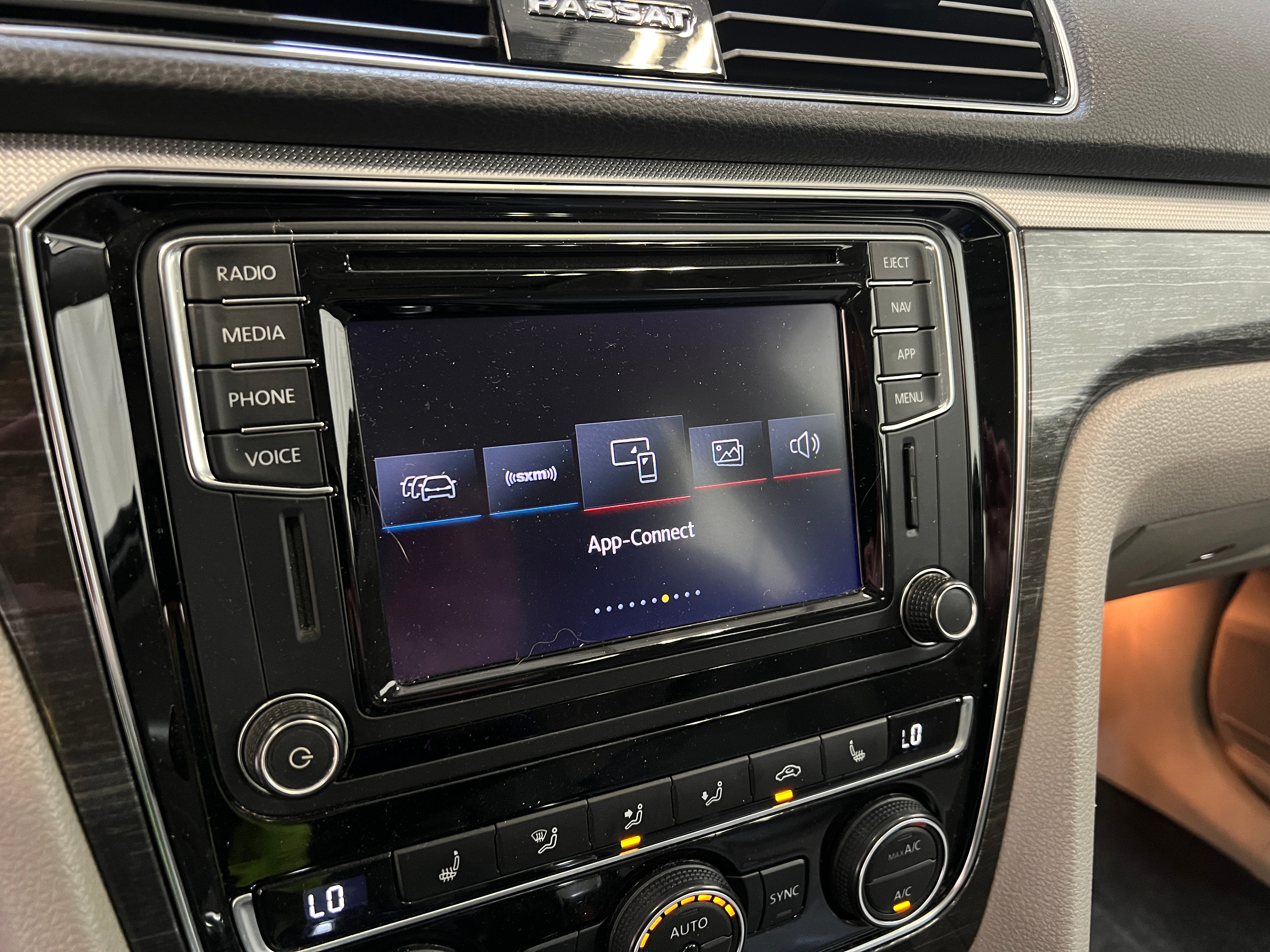 2018 Volkswagen Passat 2.0T 3