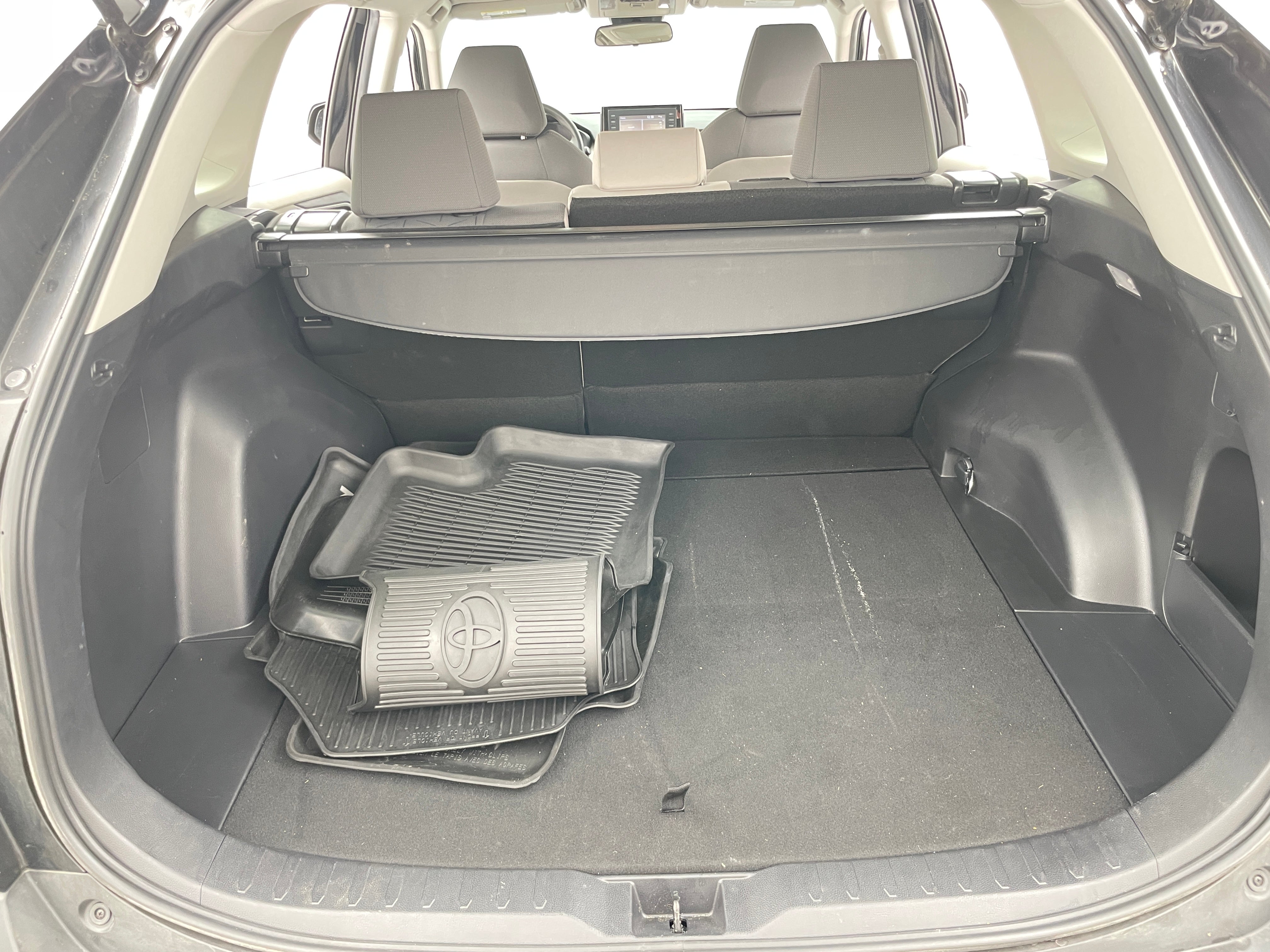 2021 Toyota RAV4 XLE 7