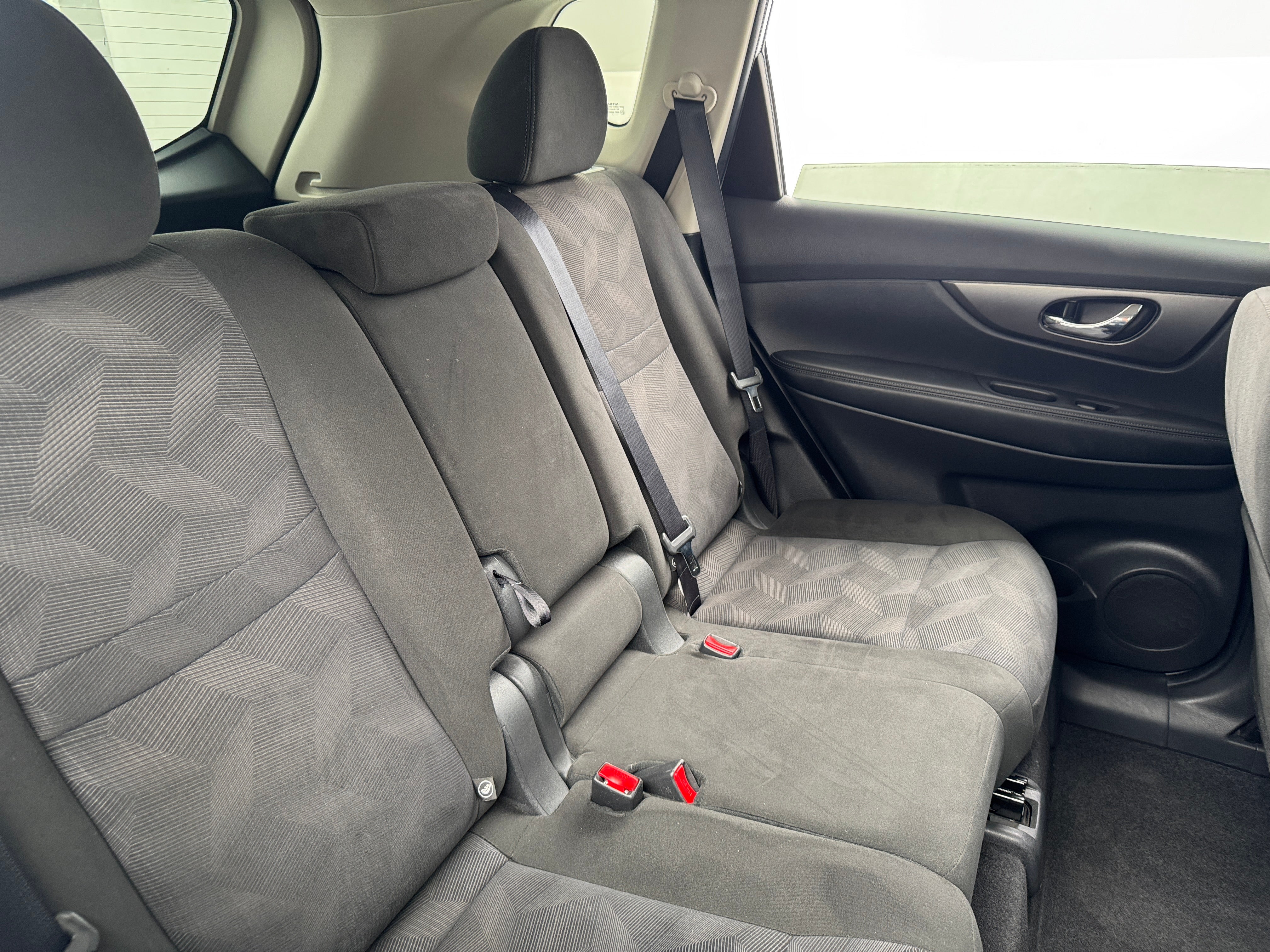 2015 Nissan Rogue SV 6