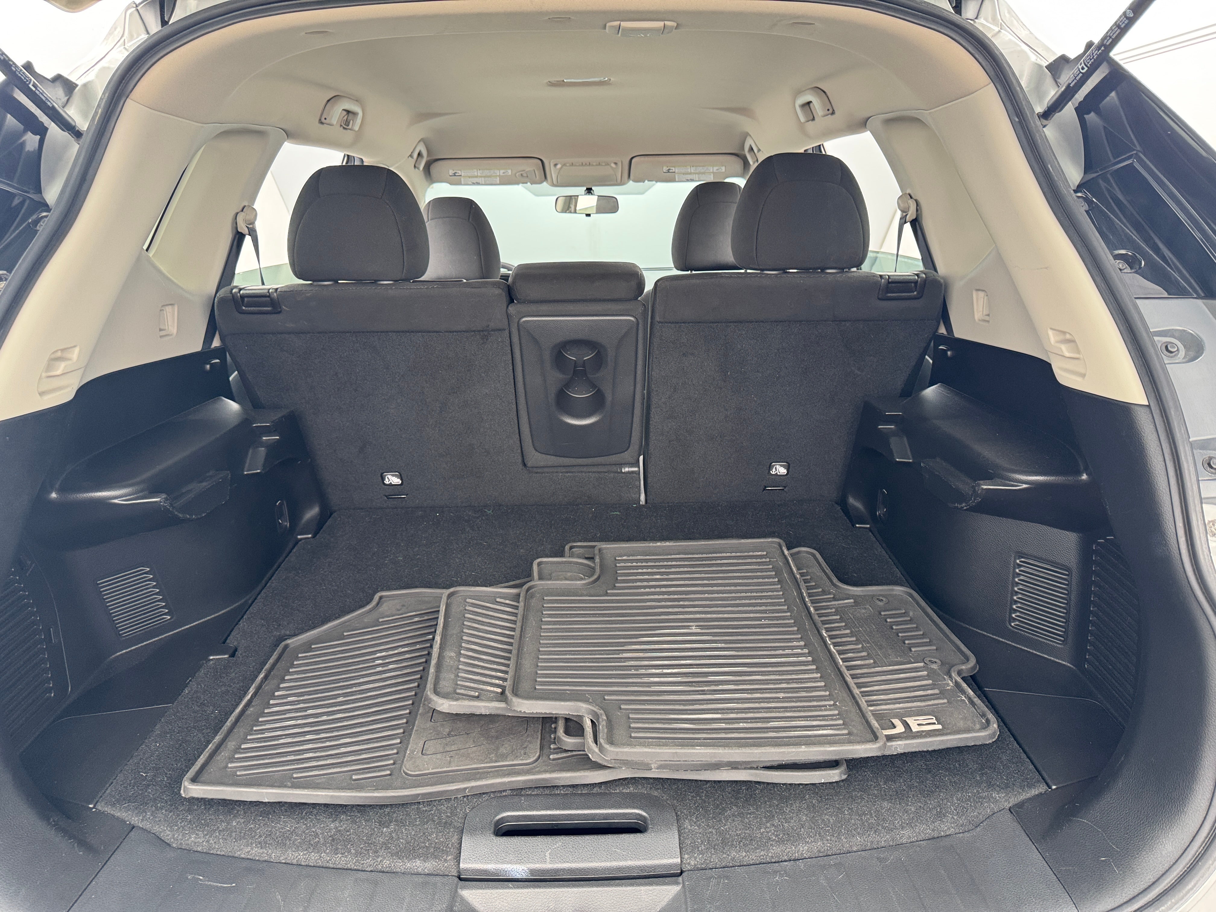 2015 Nissan Rogue SV 7