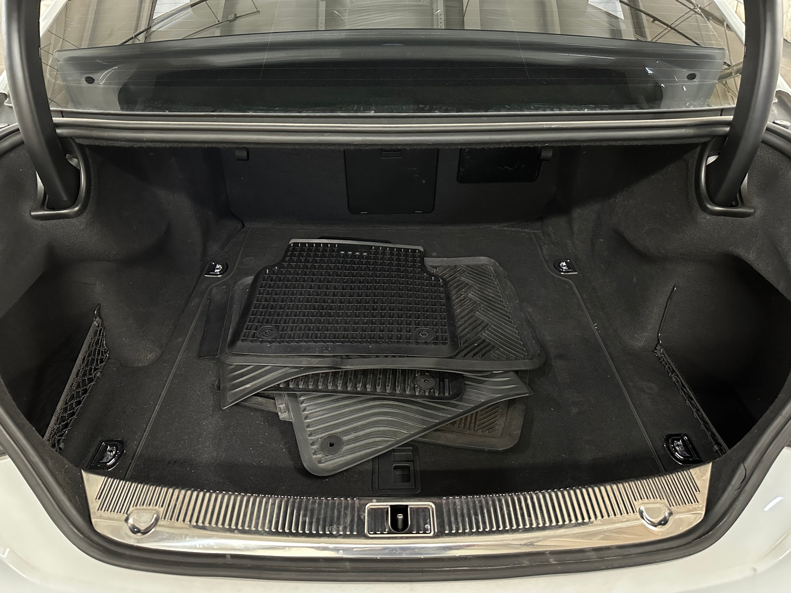 Thumbnail: 2015 Audi A8 - 6