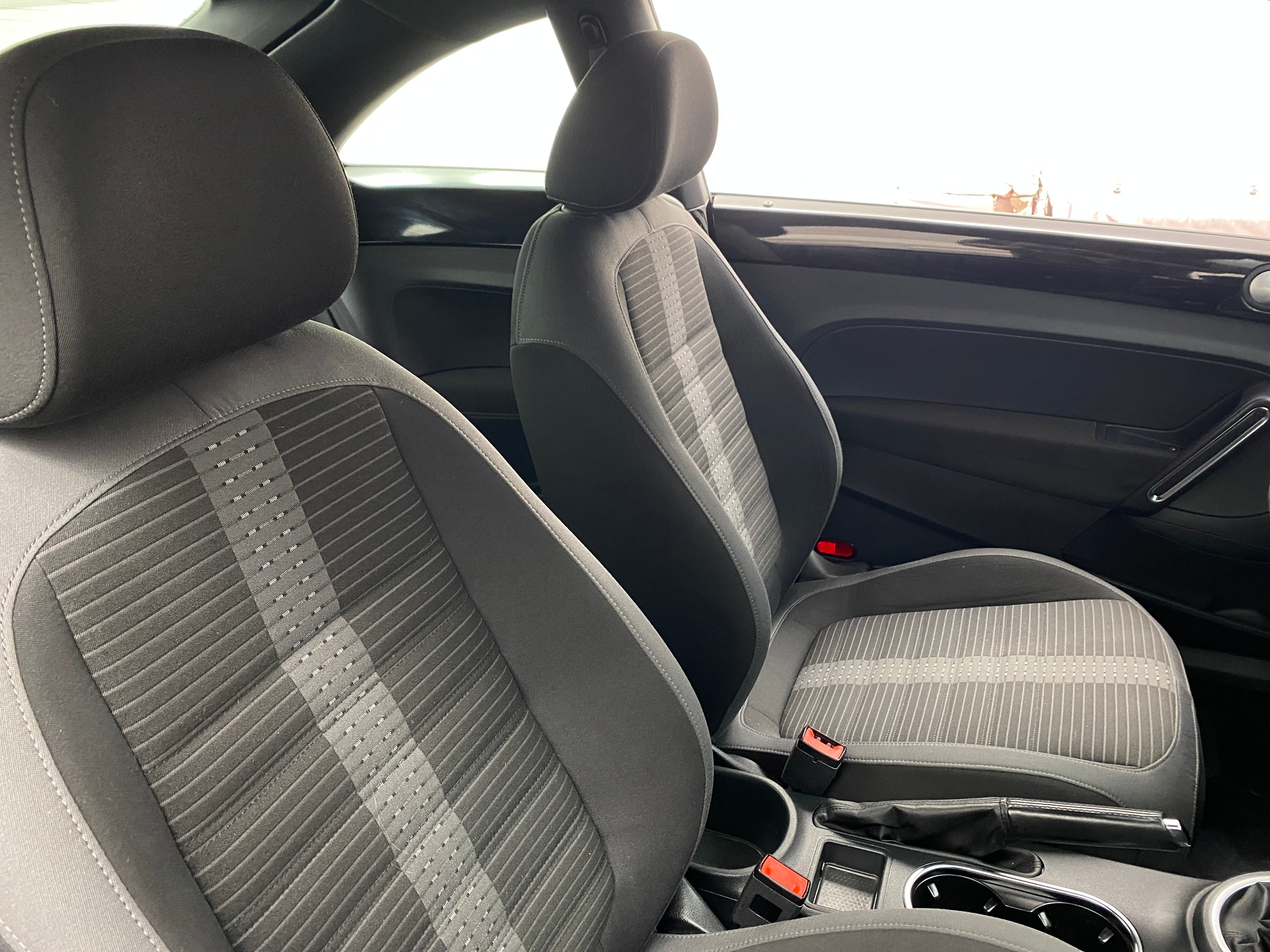2012 Volkswagen Beetle  2