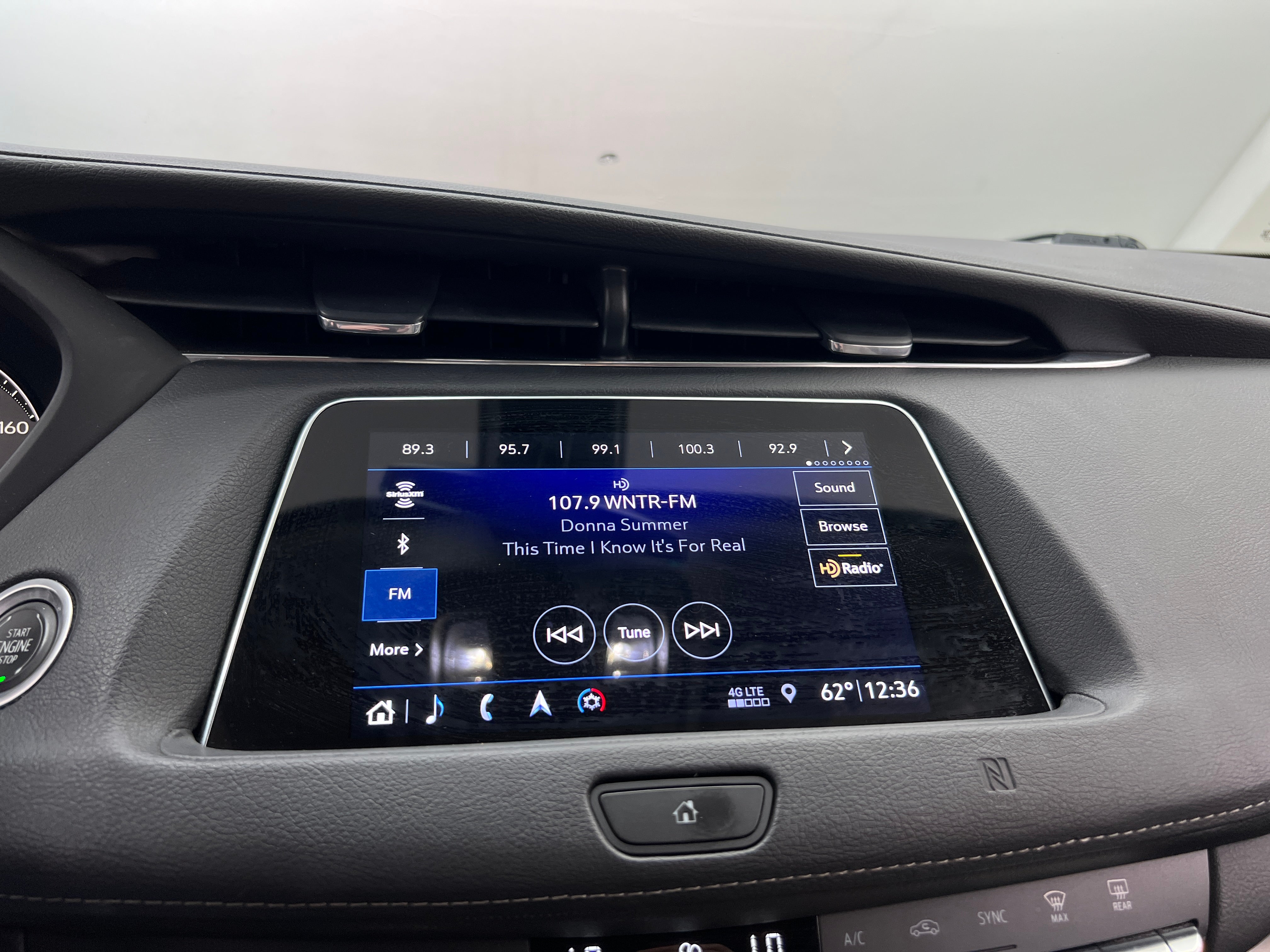2019 Cadillac XT4 Luxury 4