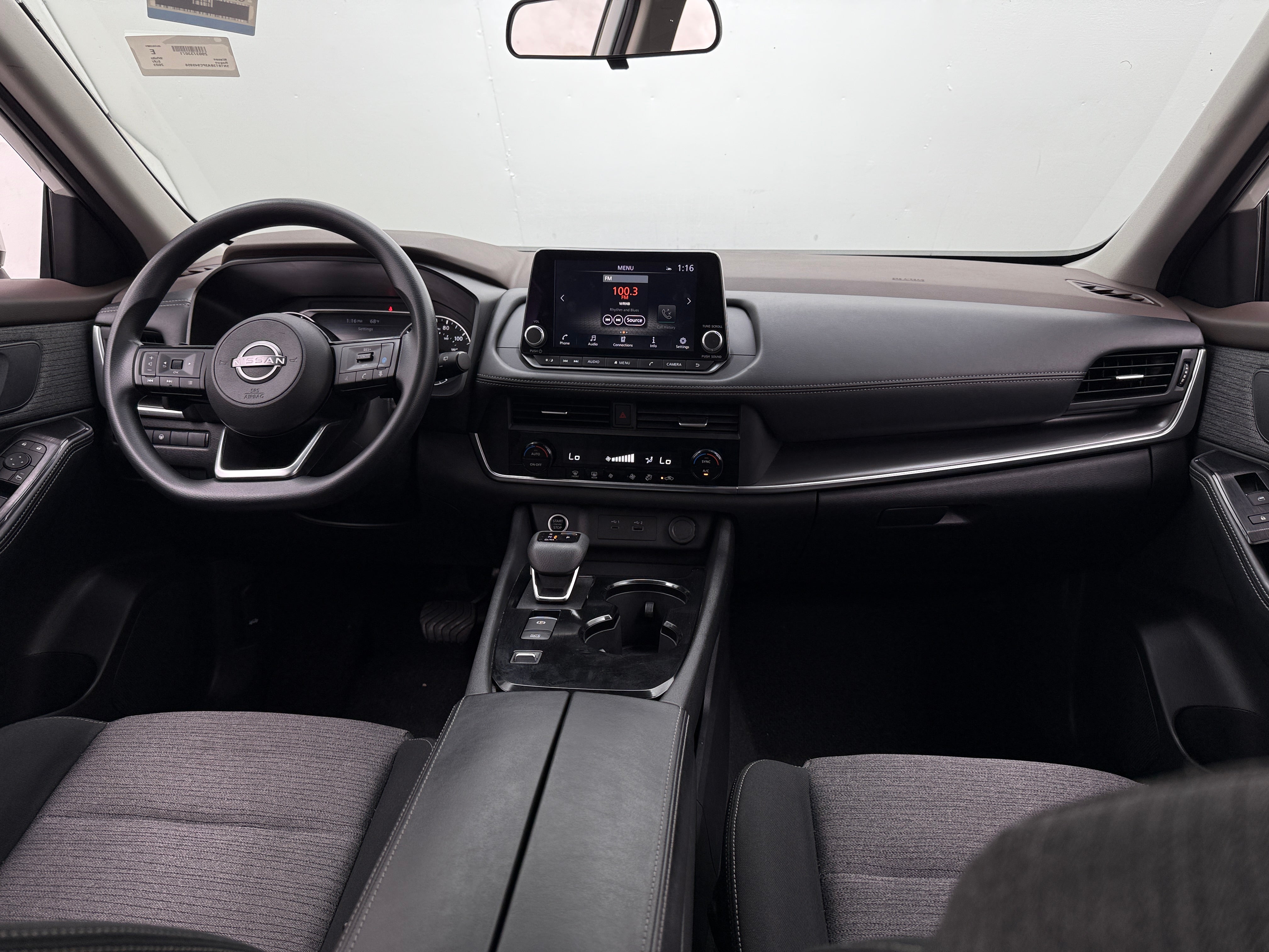 2023 Nissan Rogue SV 3