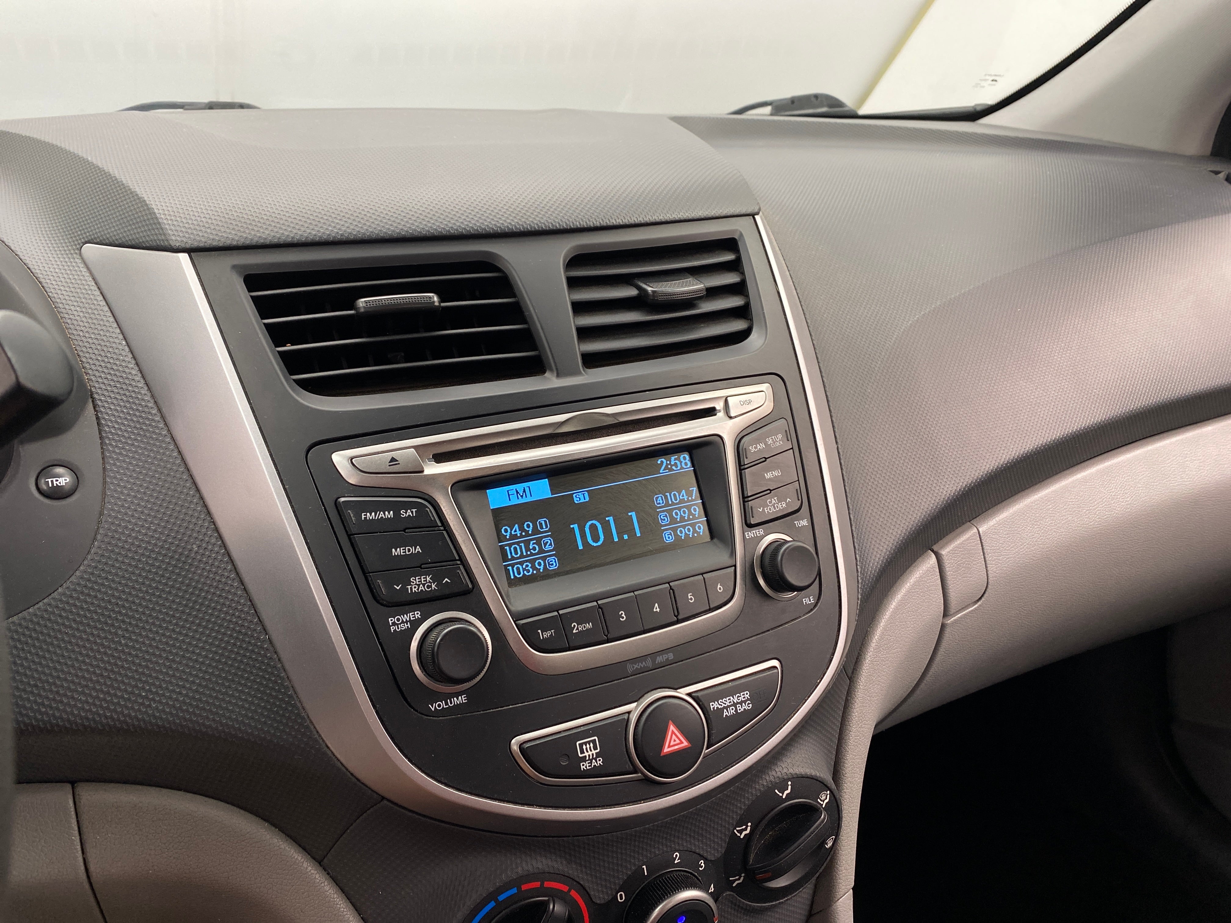 2017 Hyundai Accent SE 4