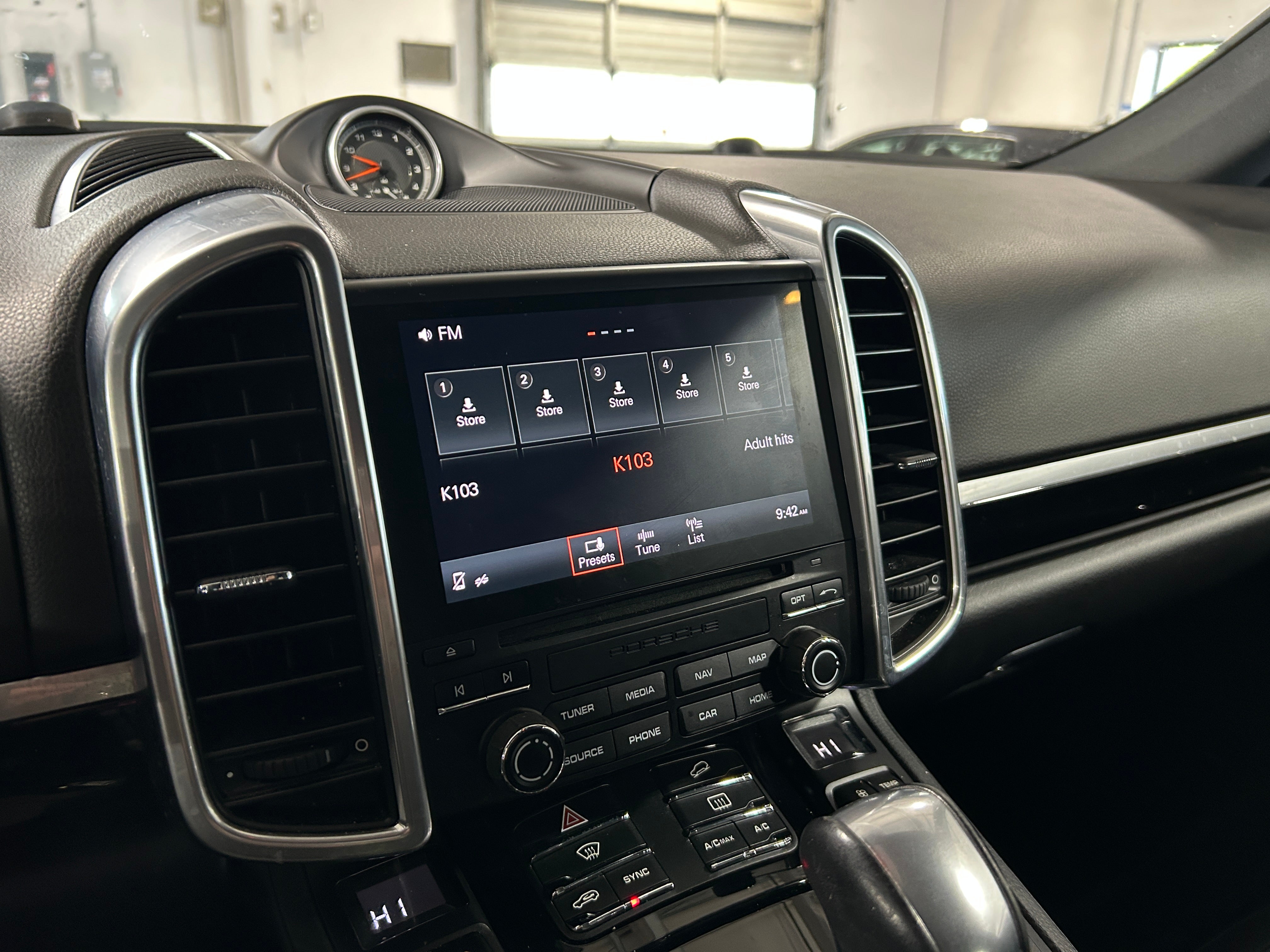 2017 Porsche Cayenne Platinum Edition 3