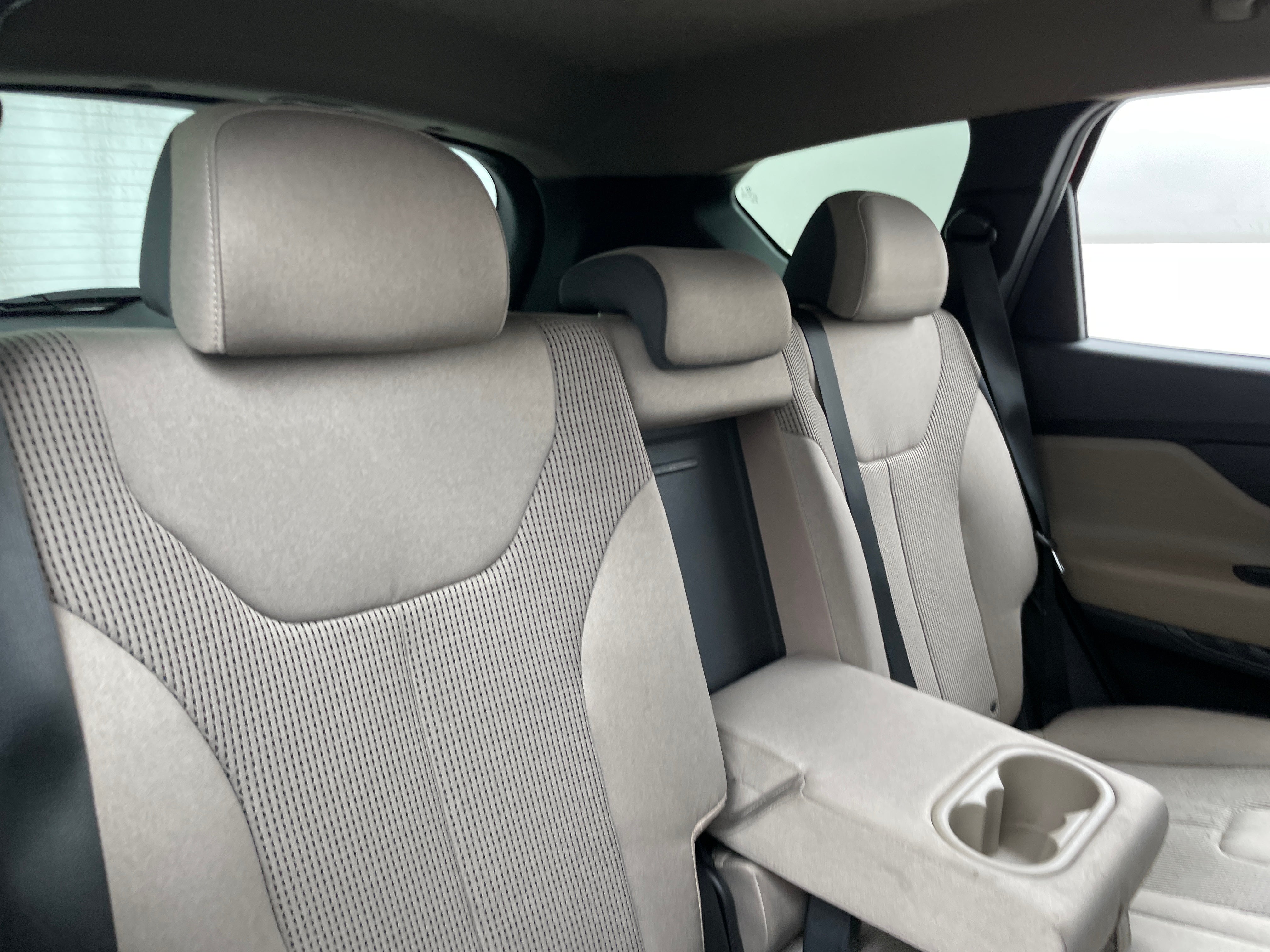 2020 Hyundai Santa Fe SE 6