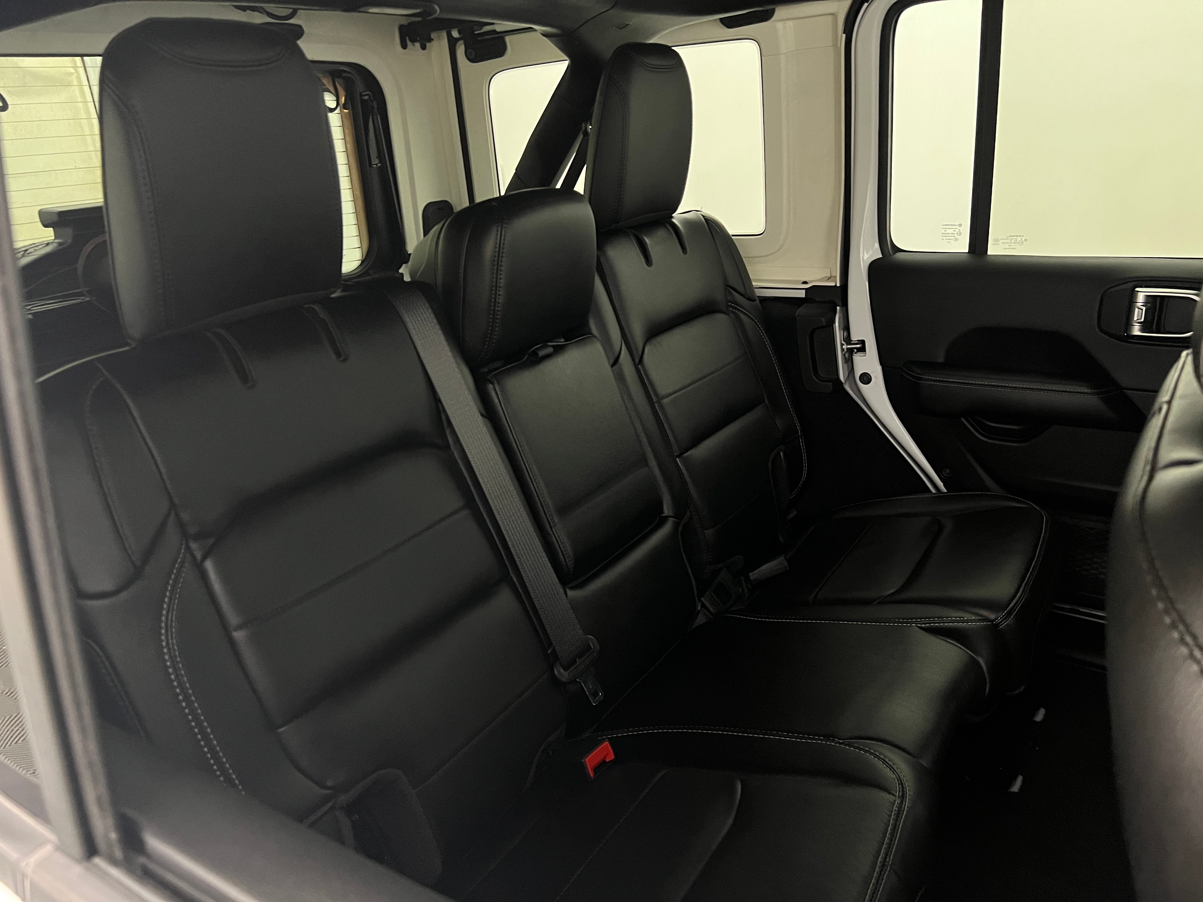 2020 Jeep Wrangler Unlimited Sahara 5