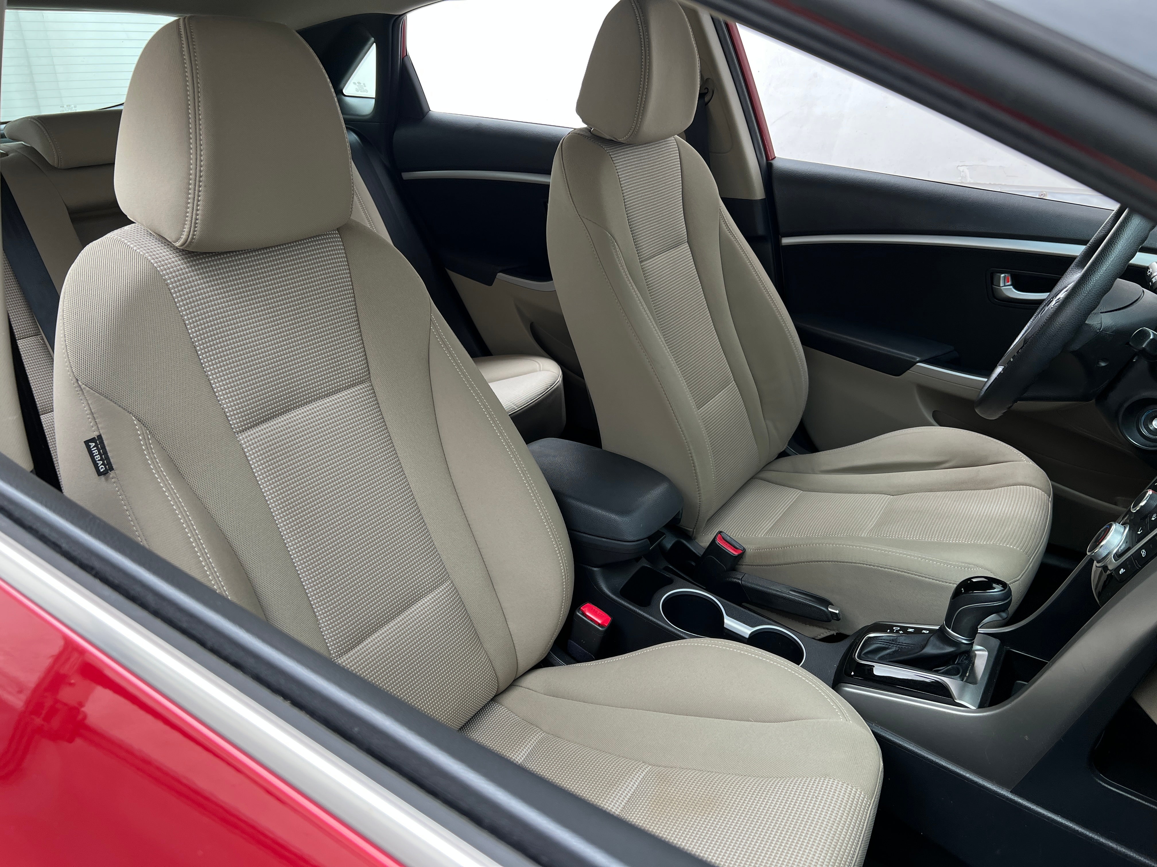 2016 Hyundai Elantra Base 2