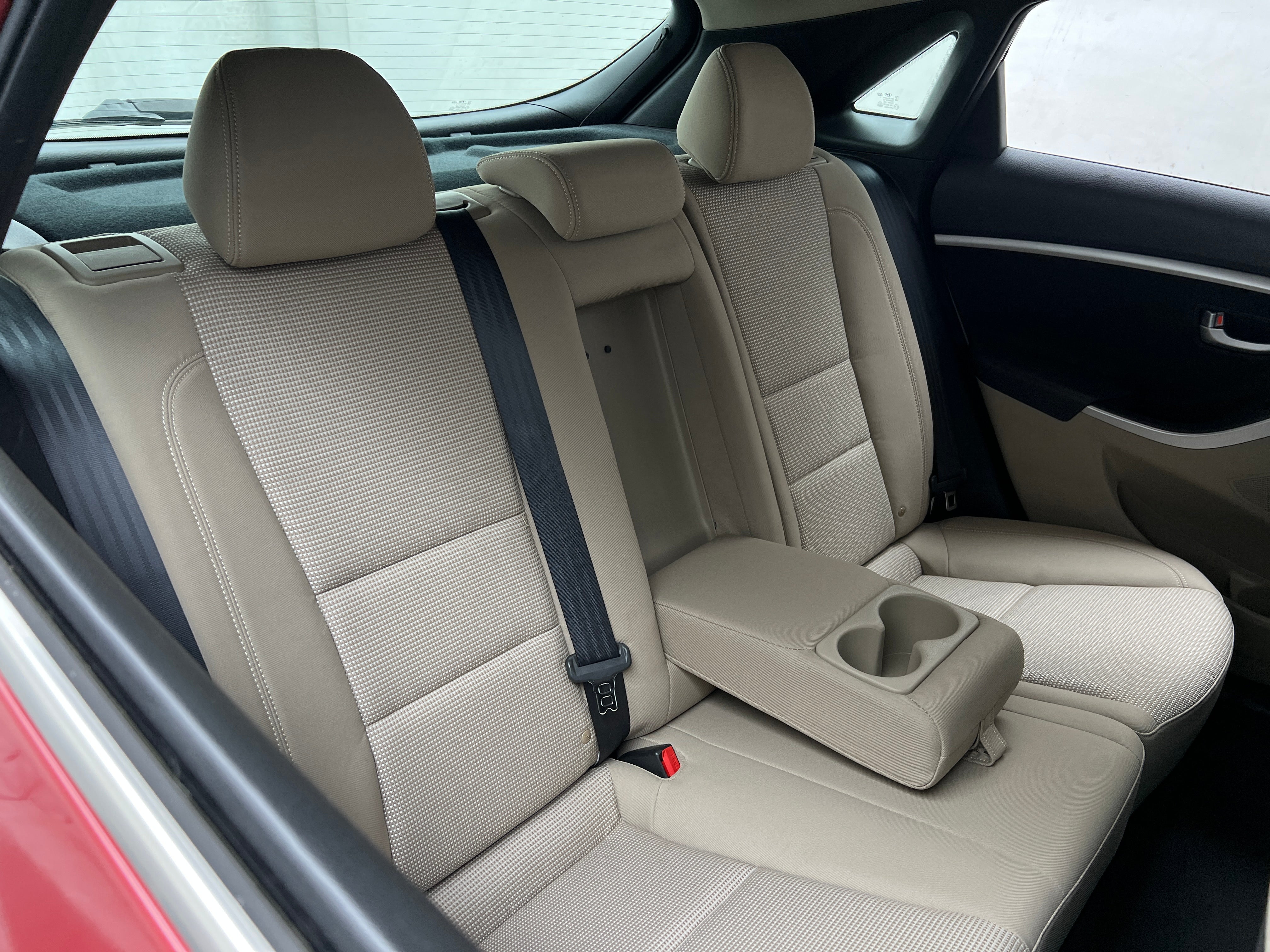 2016 Hyundai Elantra Base 6