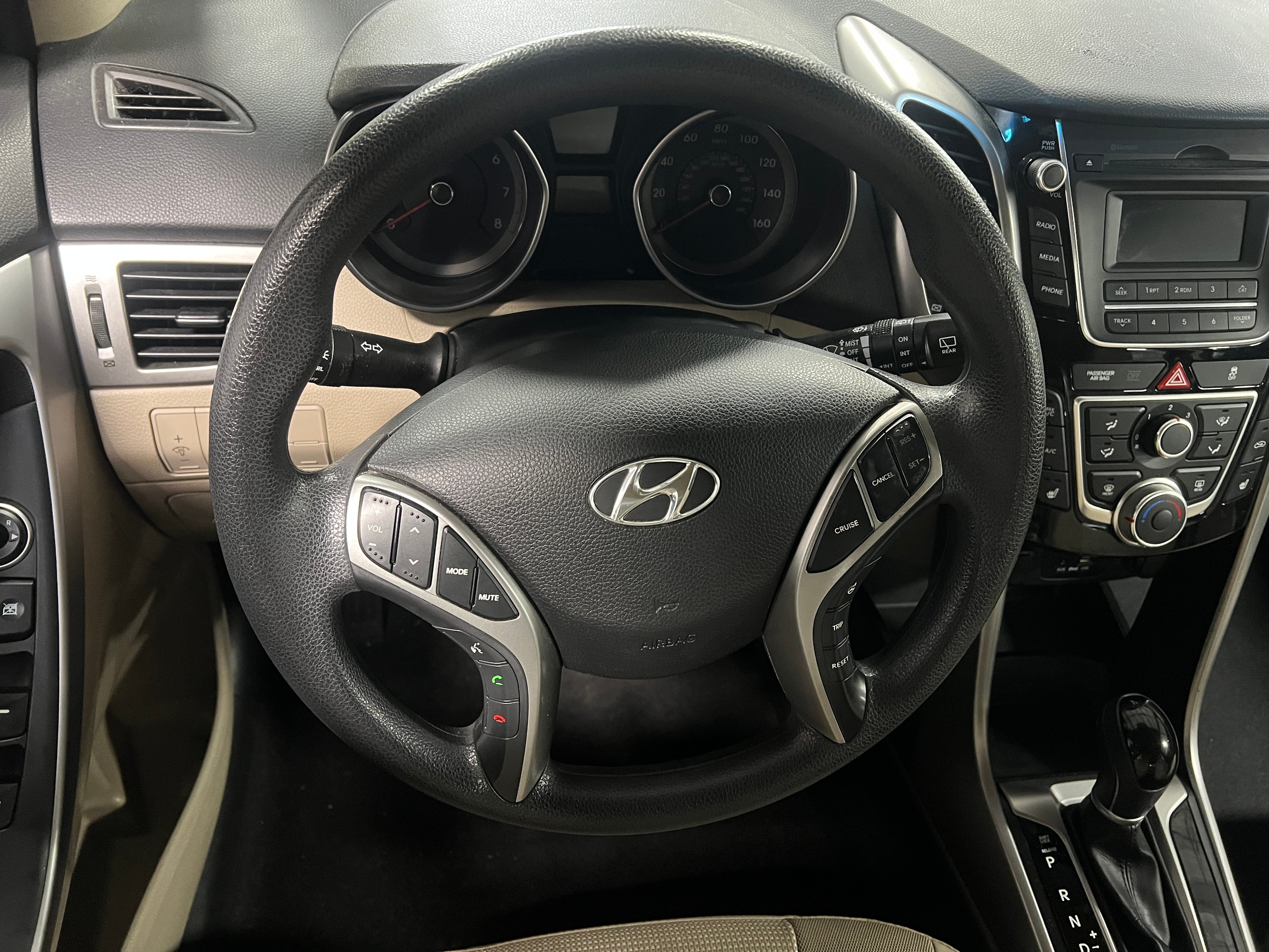 2016 Hyundai Elantra Base 5