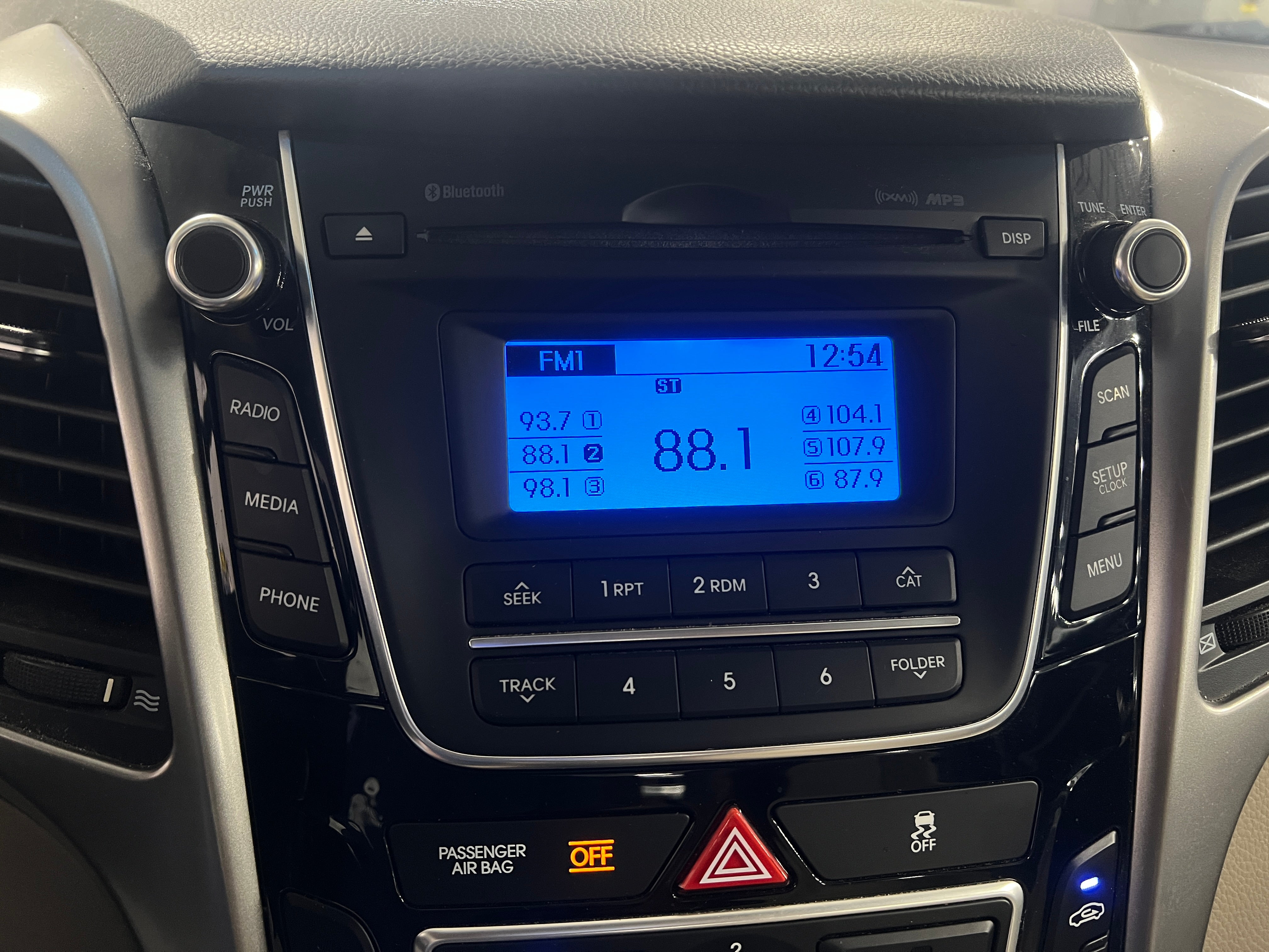 2016 Hyundai Elantra Base 4