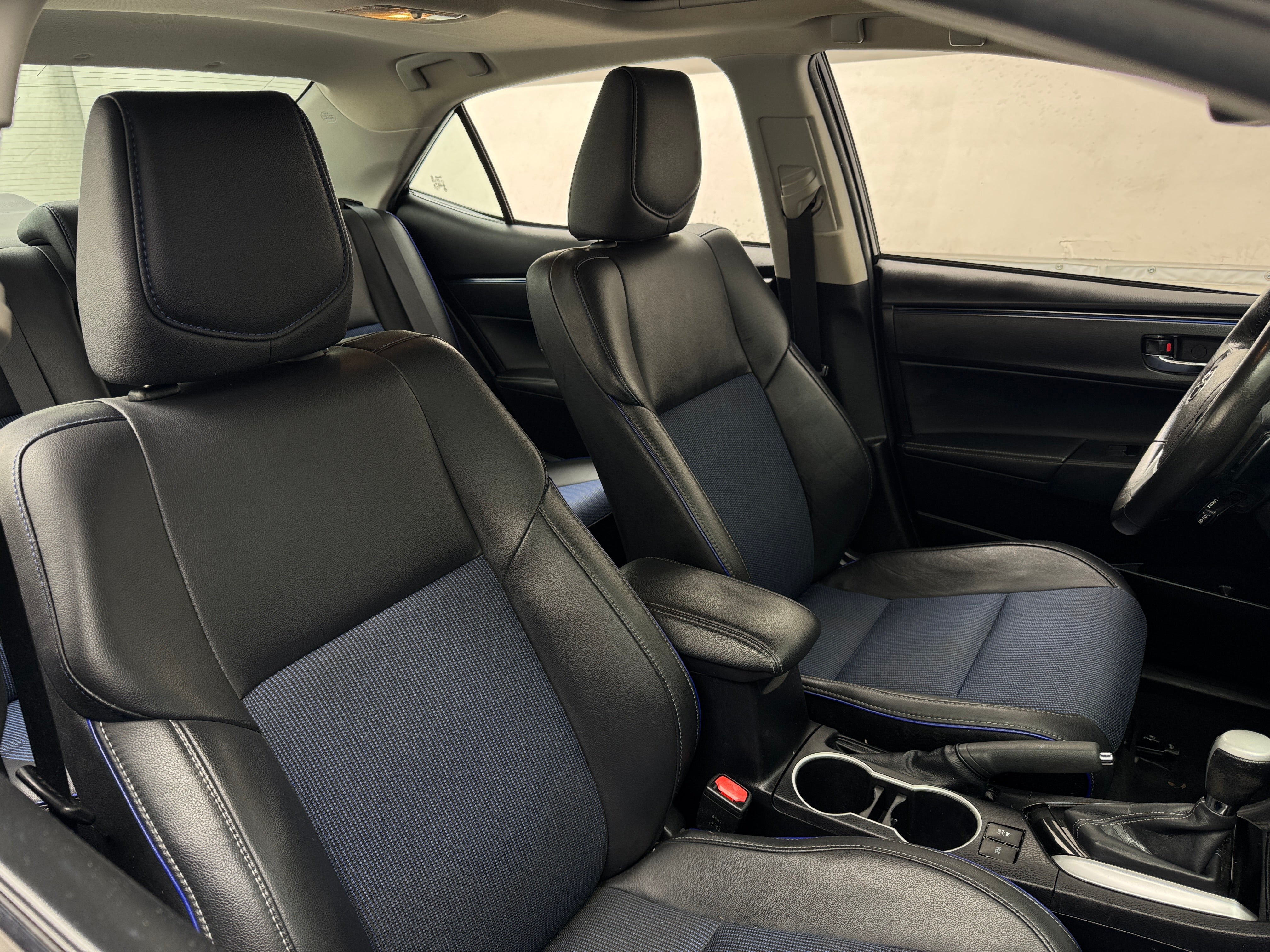 2017 Toyota Corolla SE 2