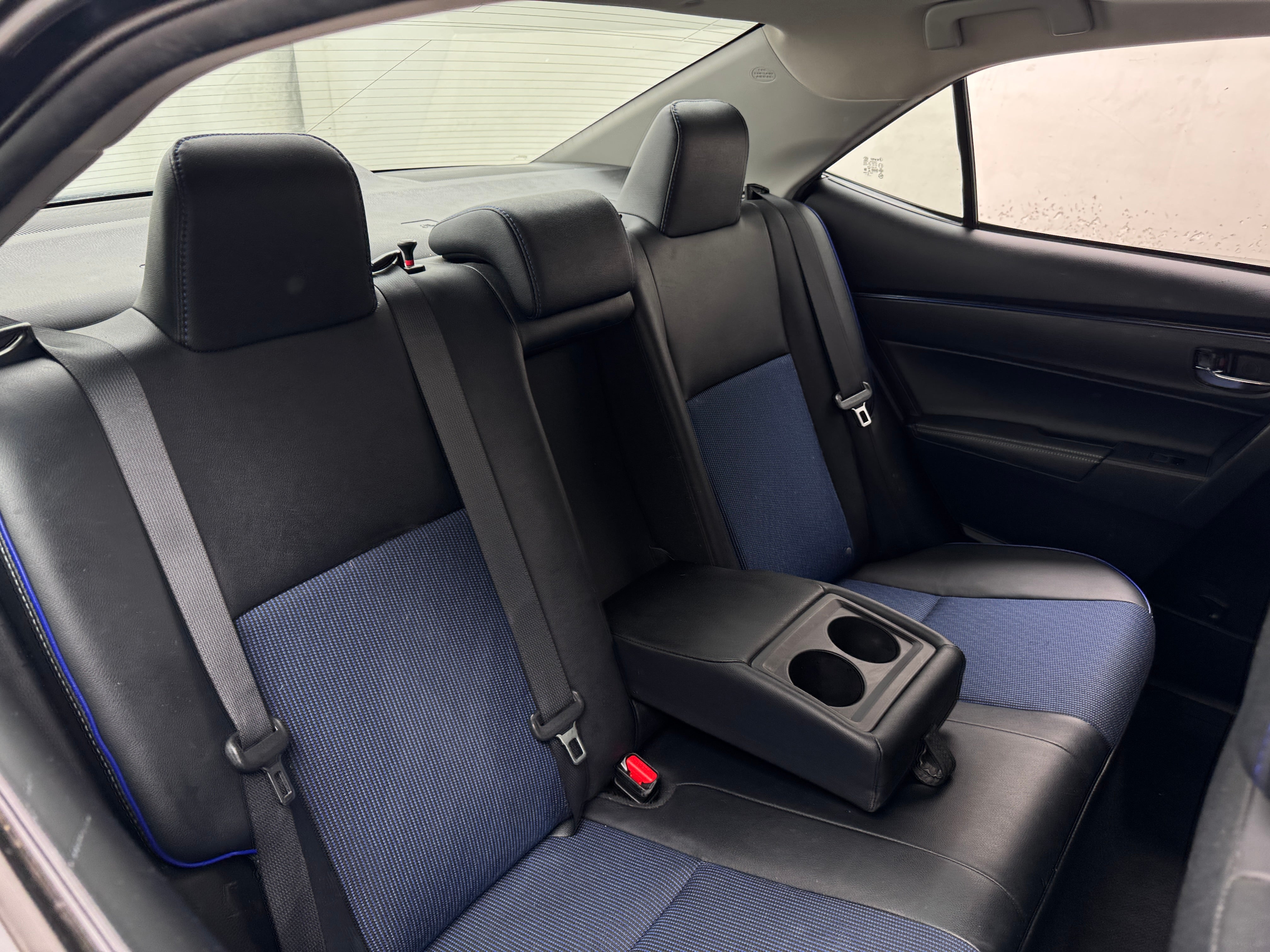 2017 Toyota Corolla SE 6